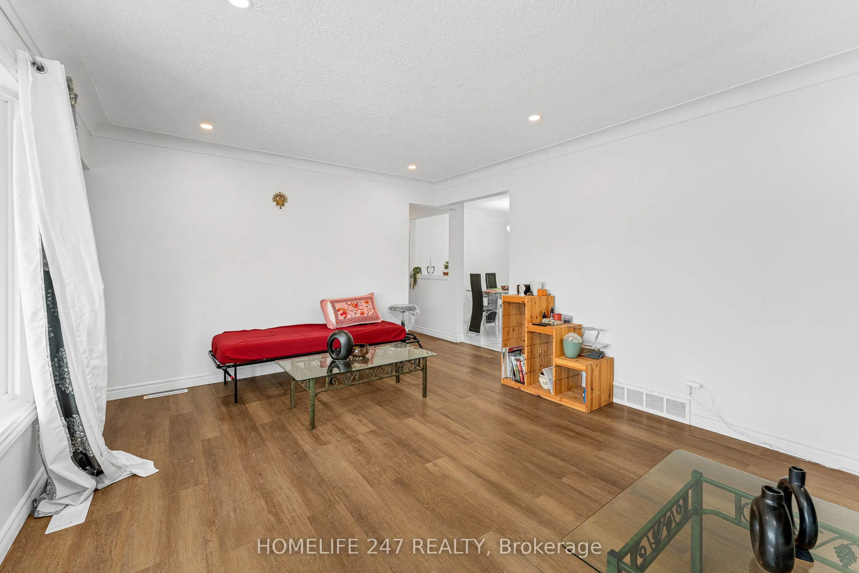 951 Riverdale Avenue