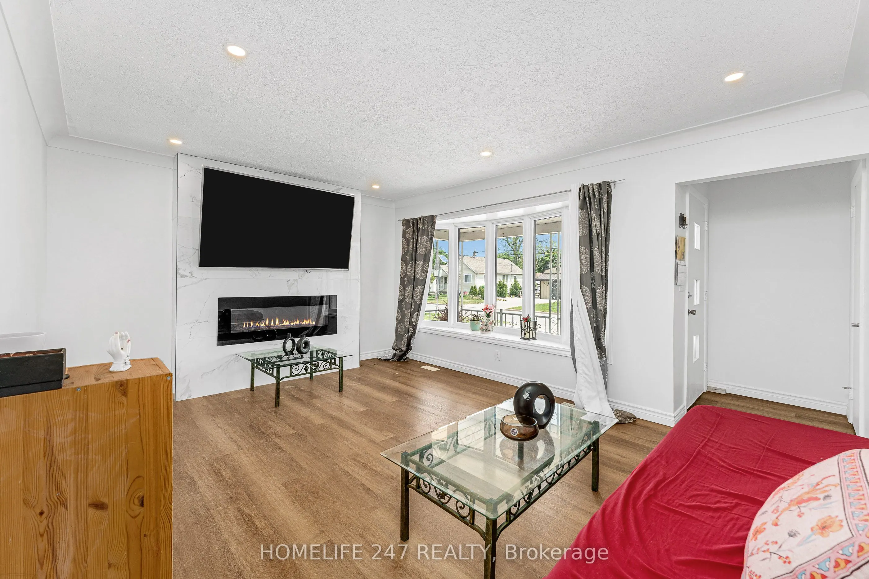 951 Riverdale Avenue