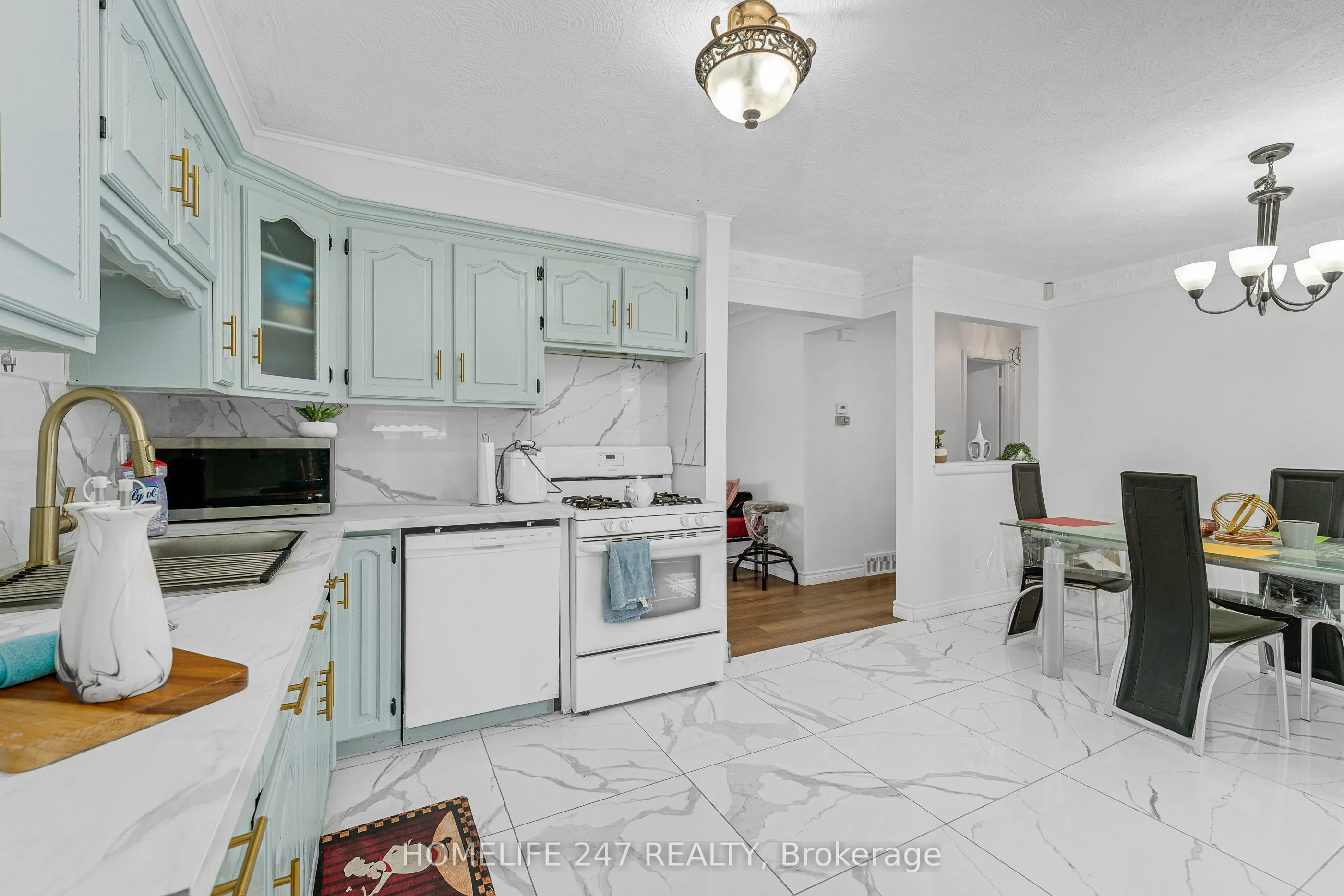 951 Riverdale Avenue
