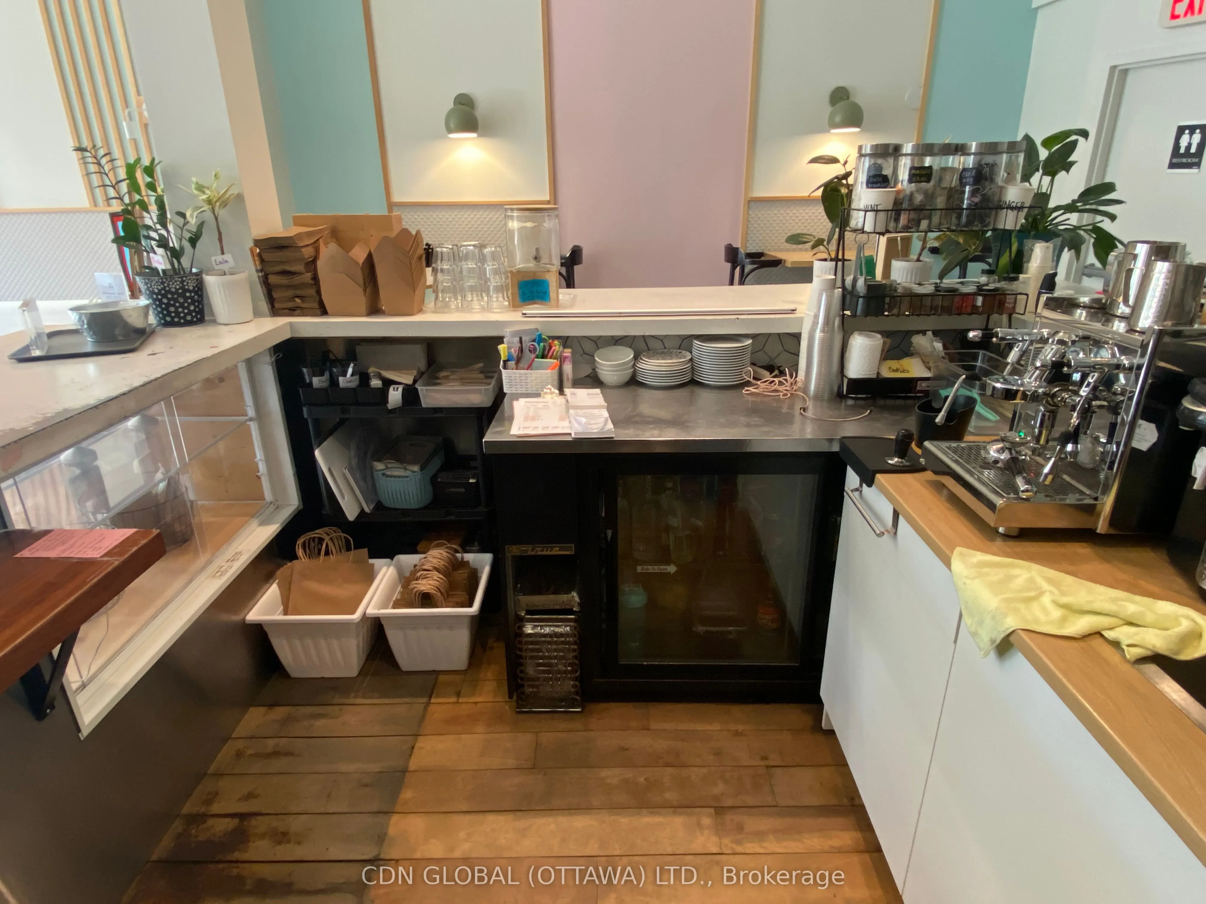 1087 Wellington Street W, #3