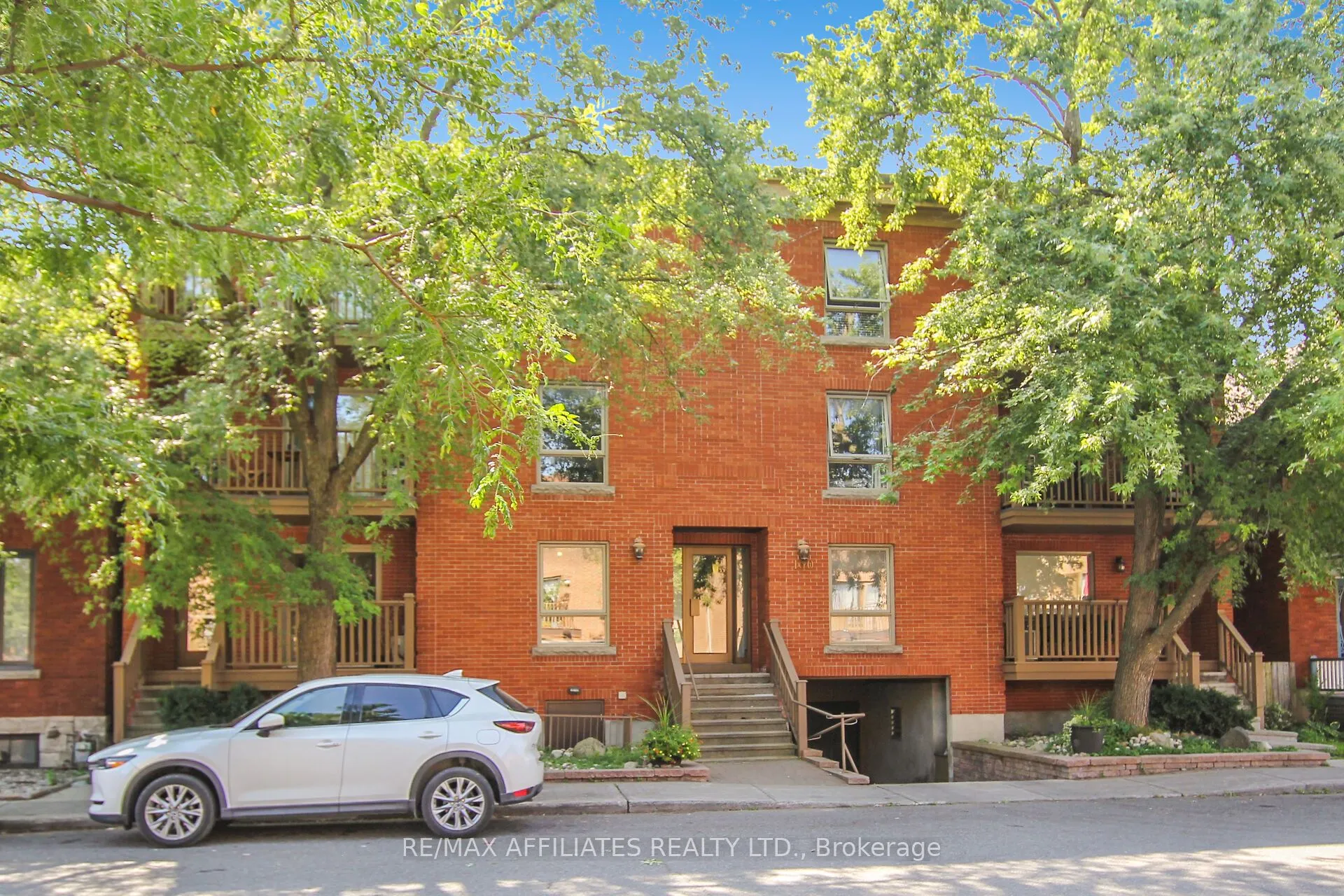 160 Bruyere Street, ##1