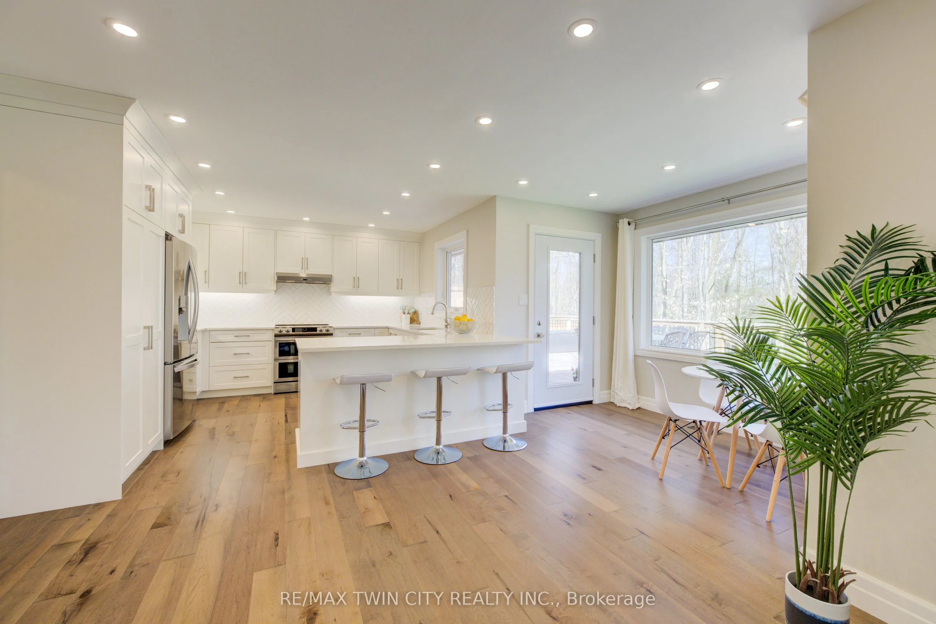 439 Northlake Drive