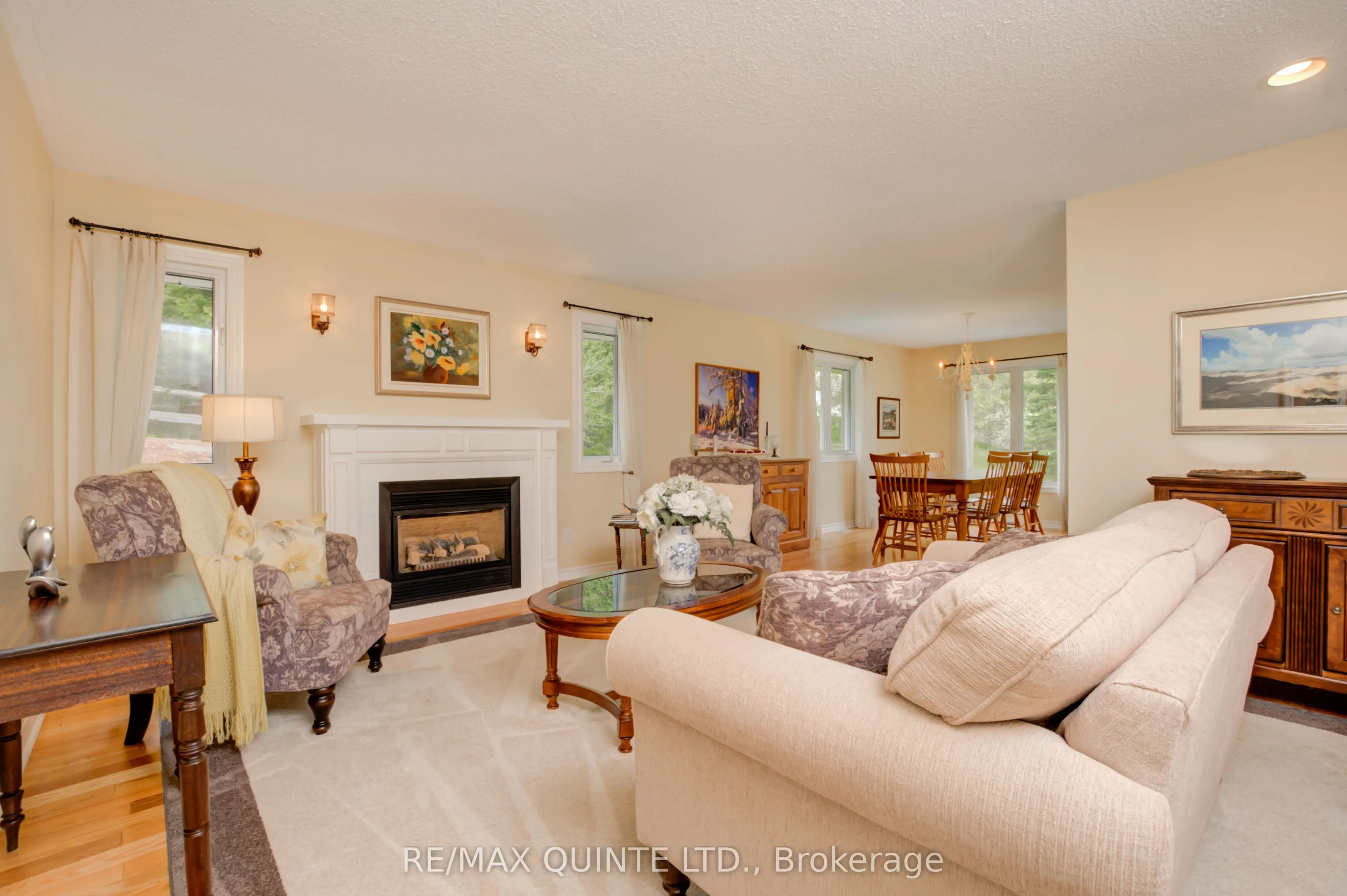 38 Oakridge Drive