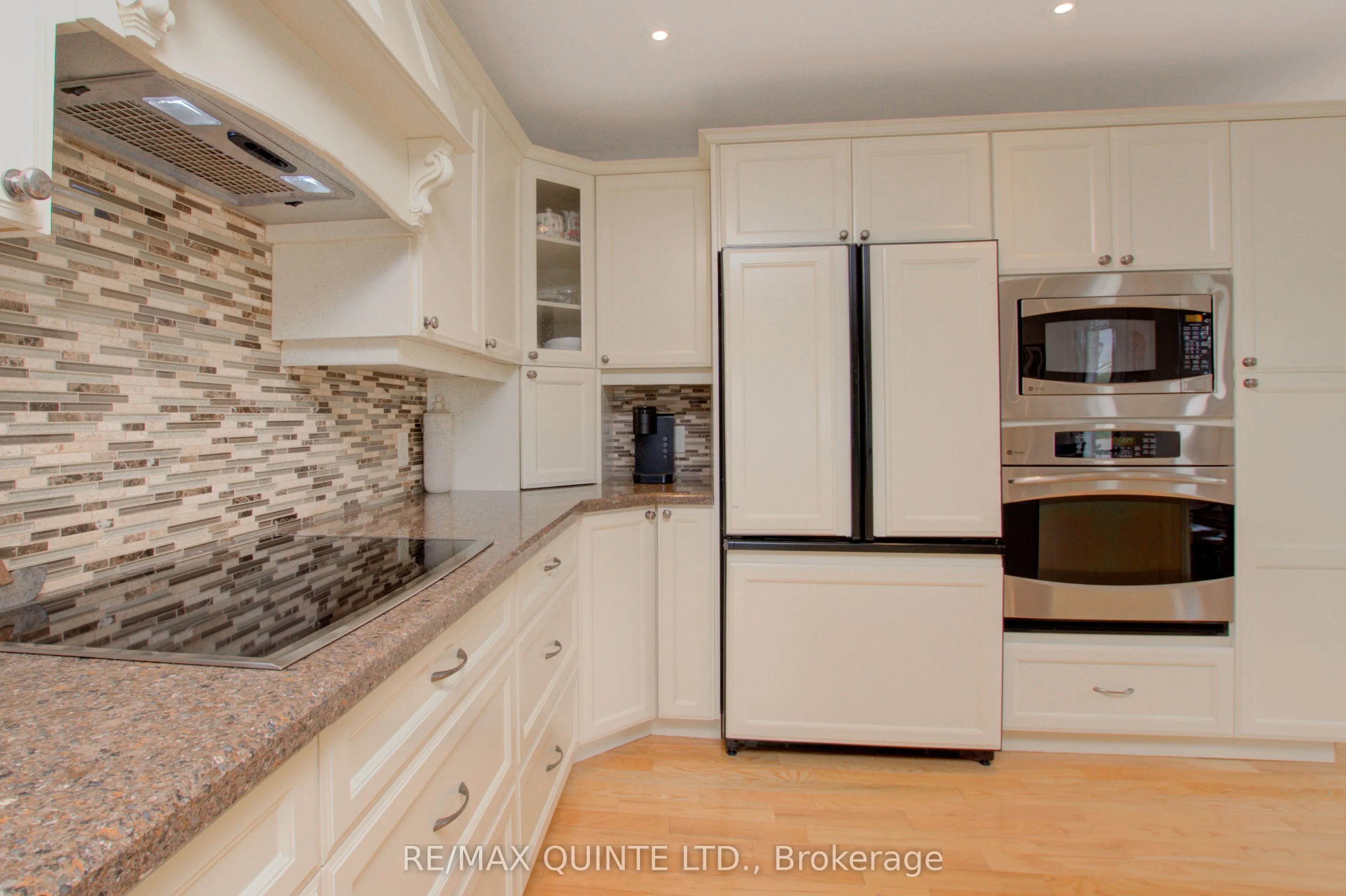 38 Oakridge Drive