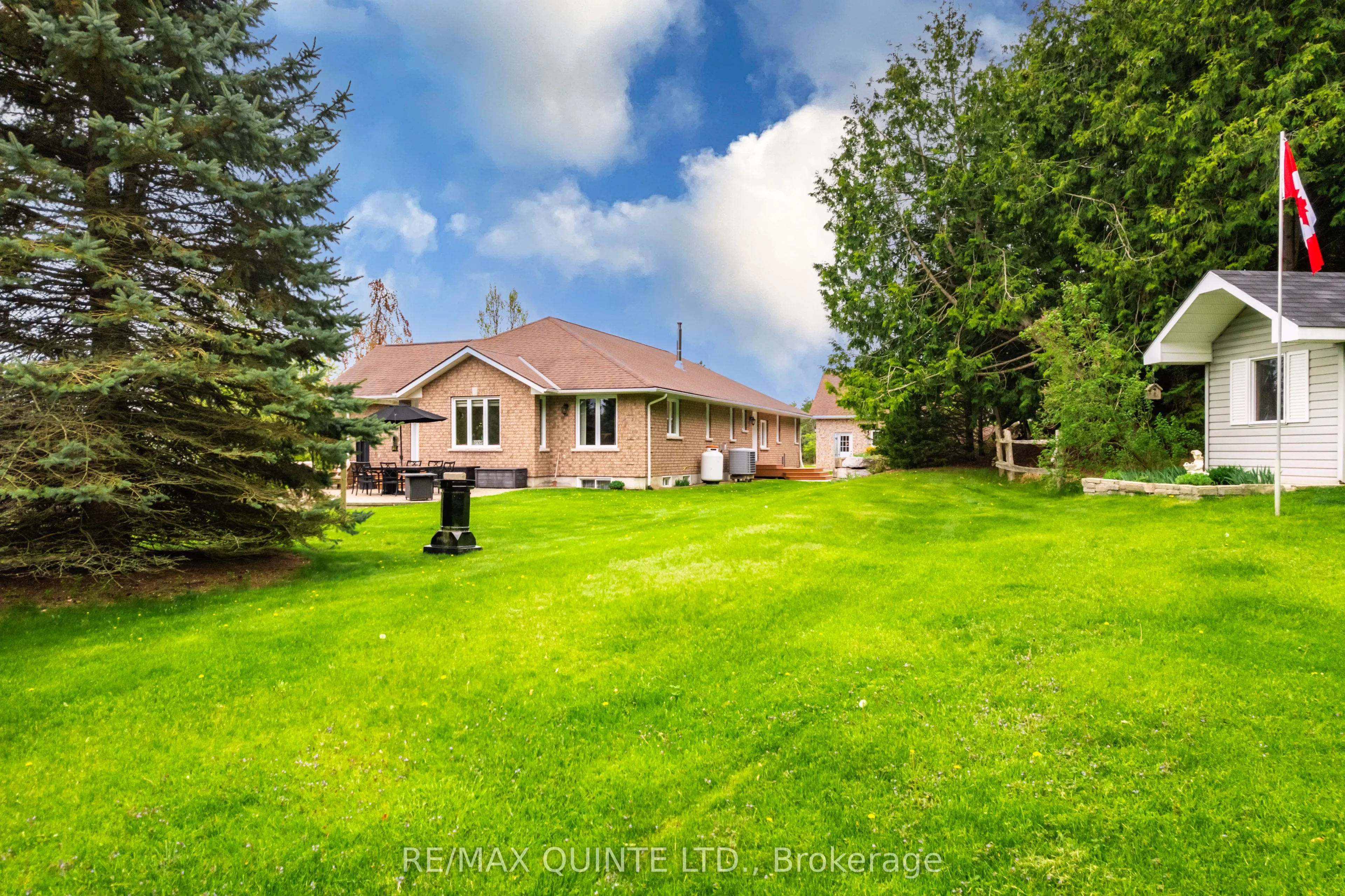 38 Oakridge Drive