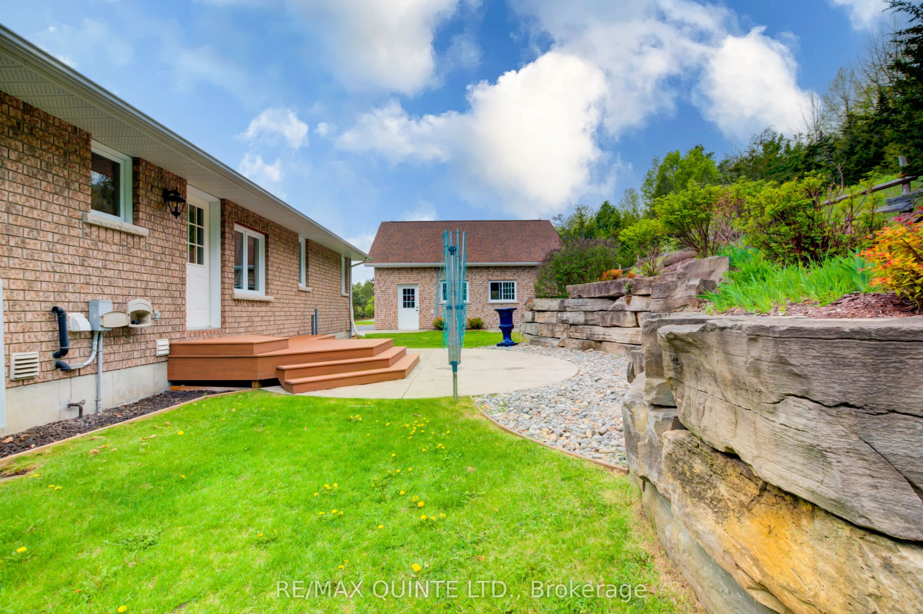 38 Oakridge Drive