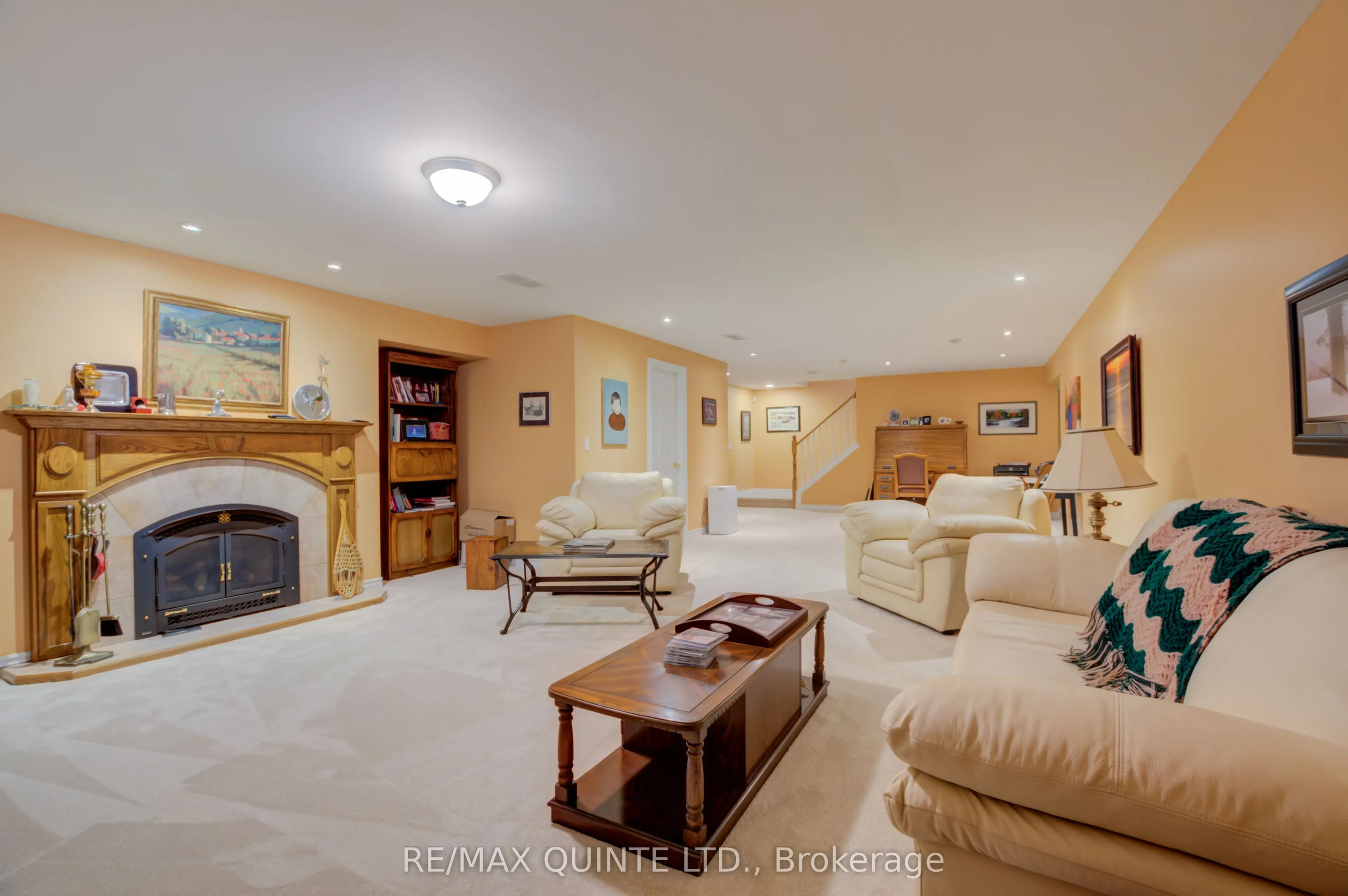 38 Oakridge Drive