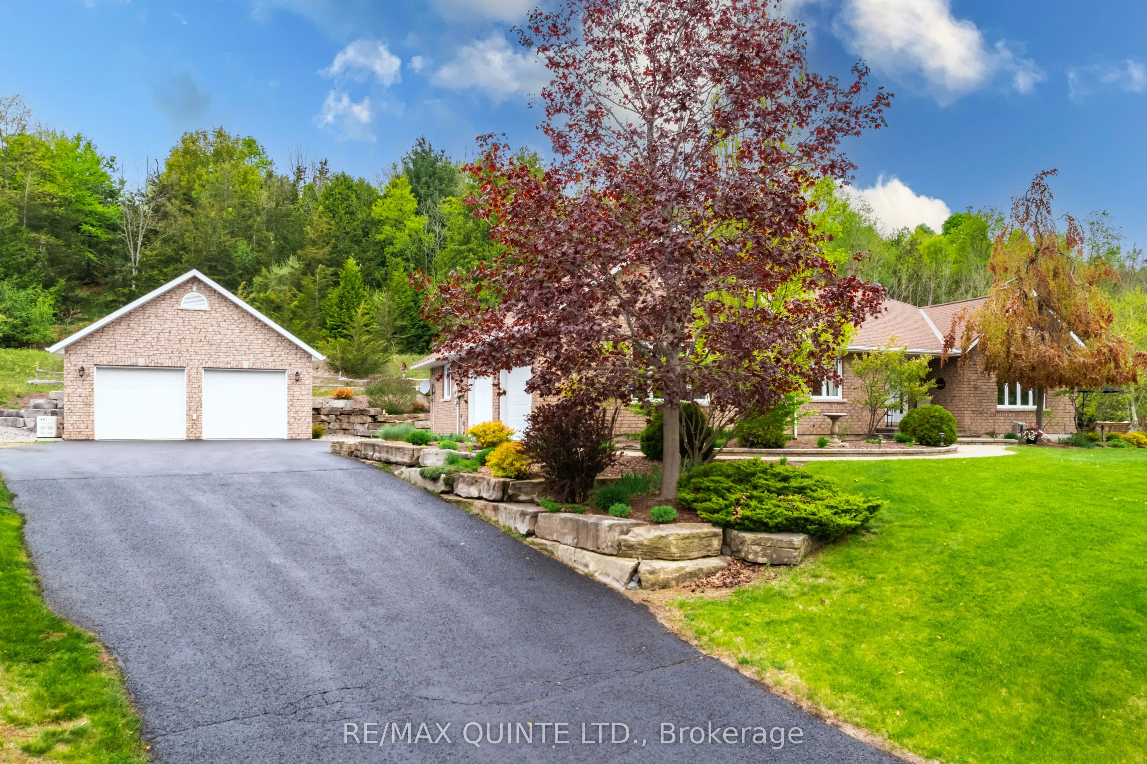 38 Oakridge Drive