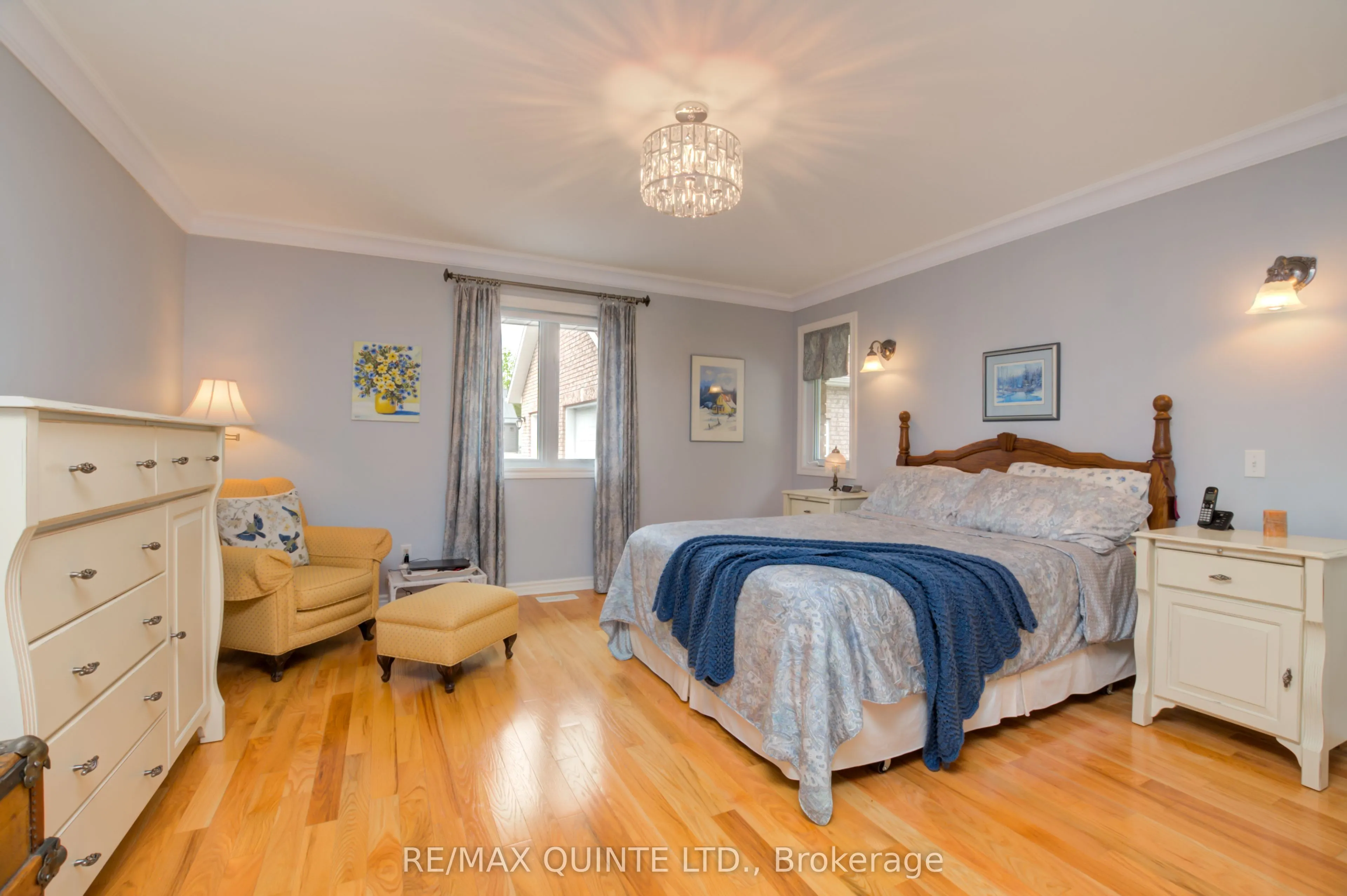 38 Oakridge Drive