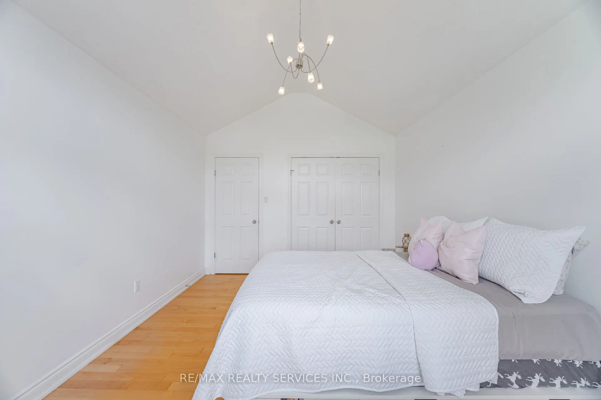 24 Brookhaven Crescent