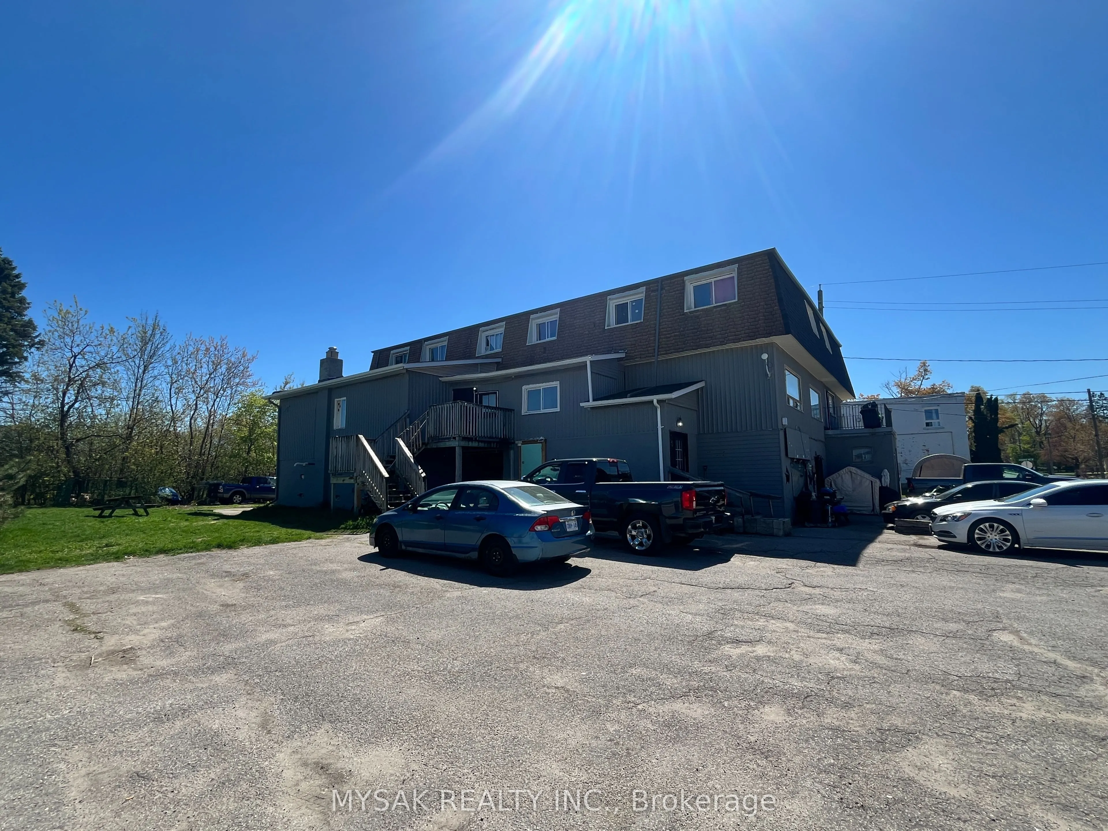 65 Glenelg Street W
