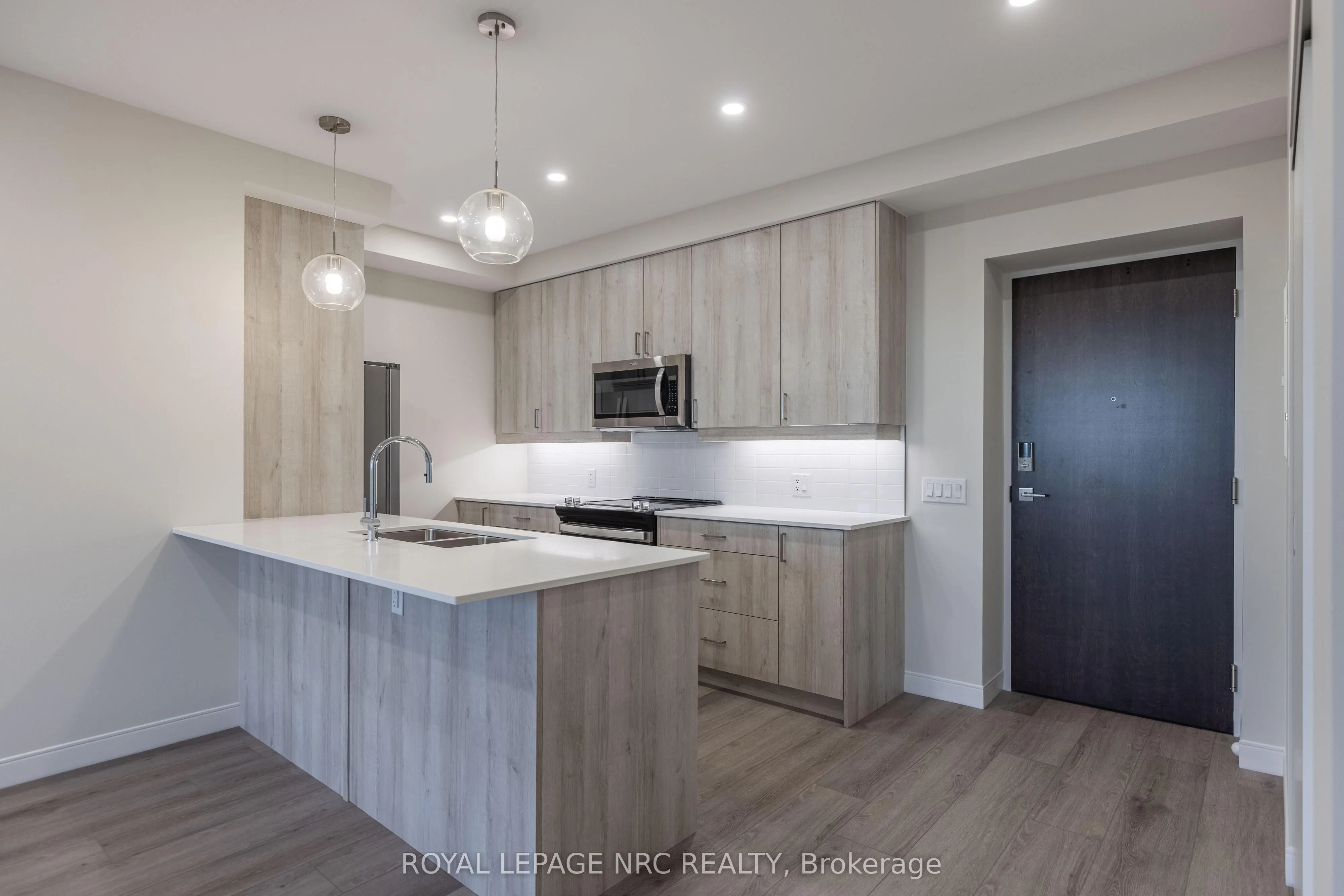 118 West Street, #602