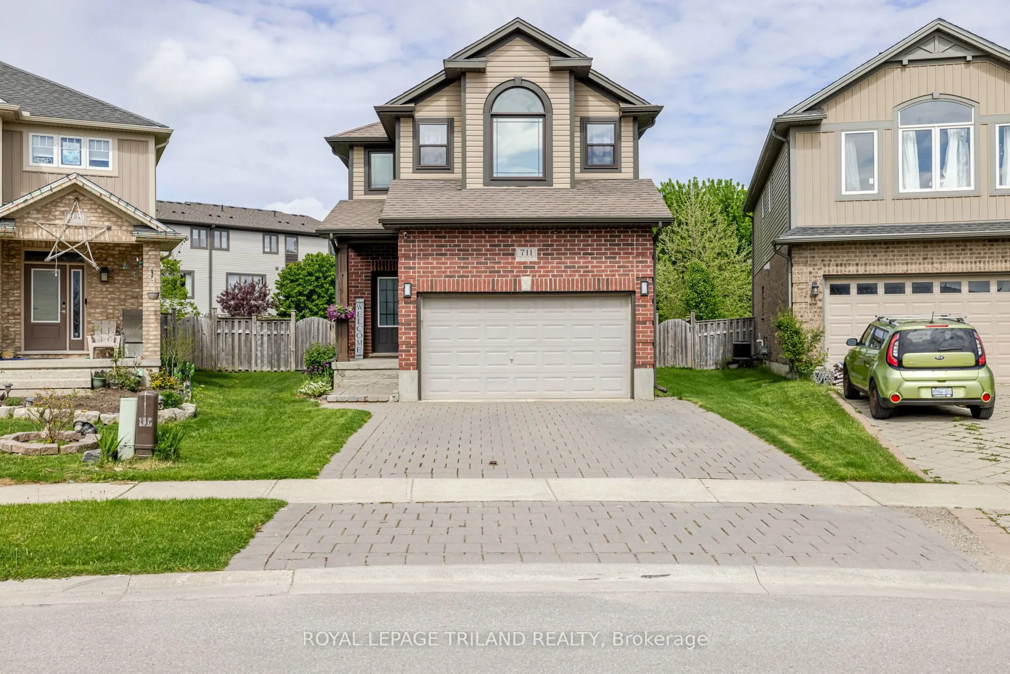 711 Springwood Crescent