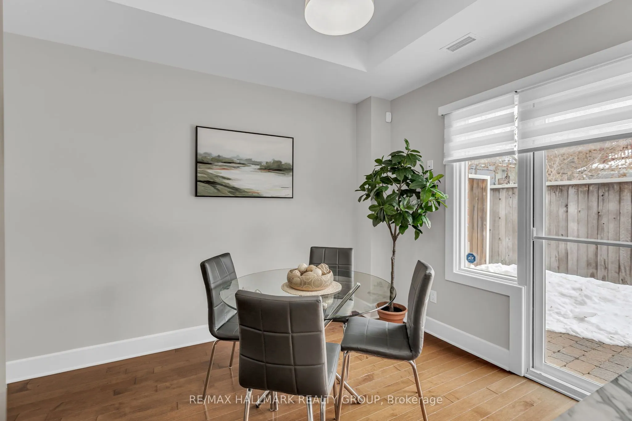 124 Guigues Avenue, #D124