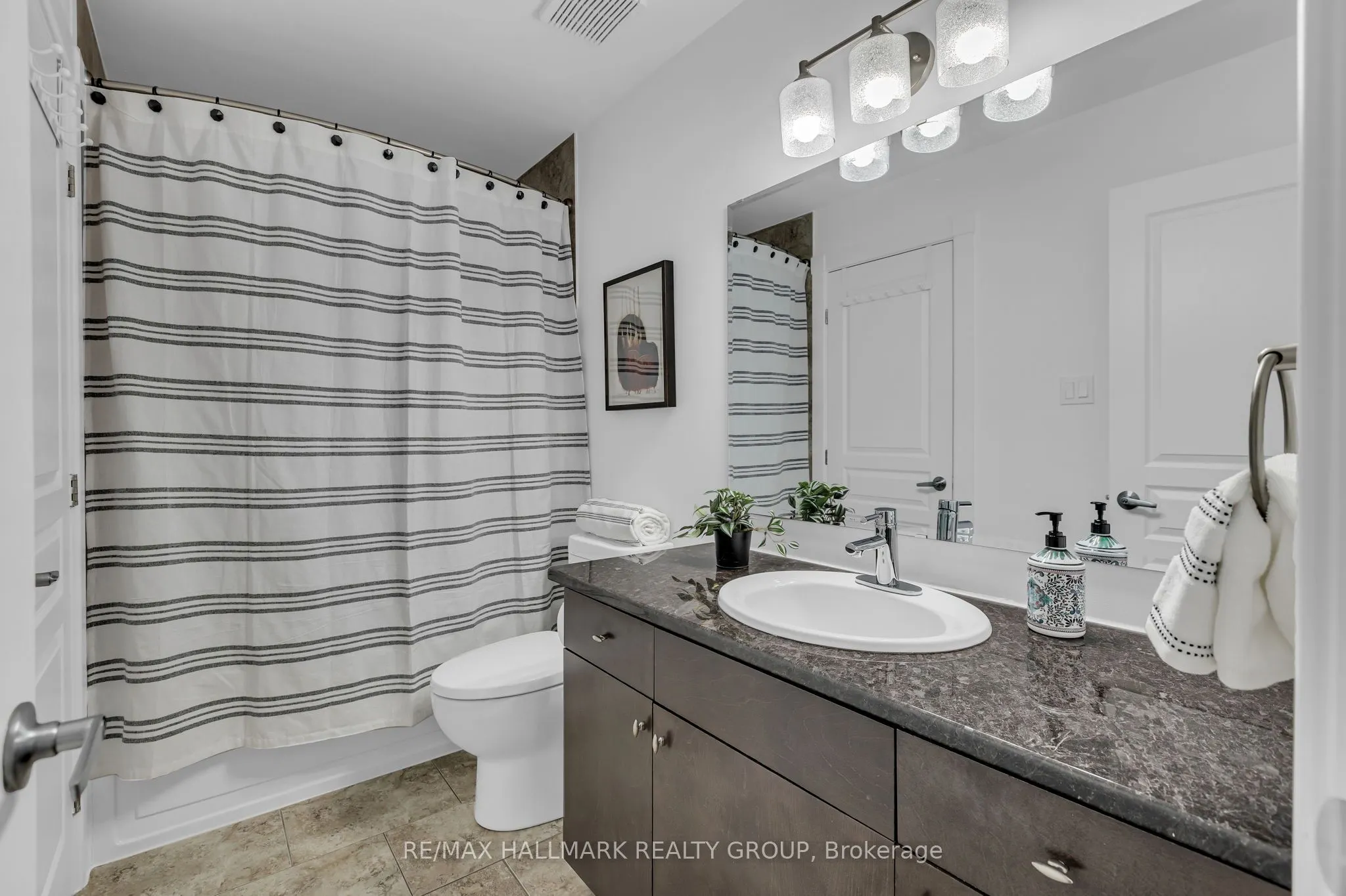124 Guigues Avenue, #D124
