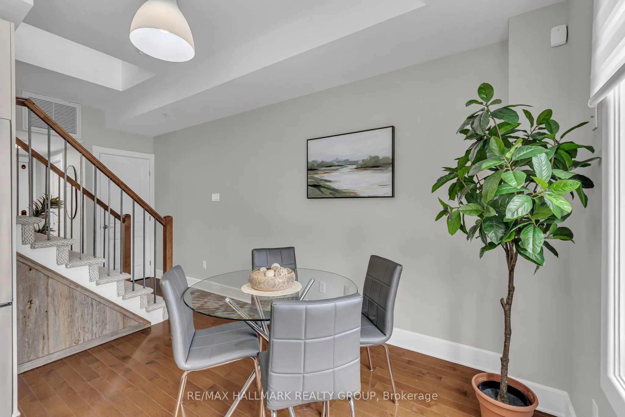 124 Guigues Avenue, #D124