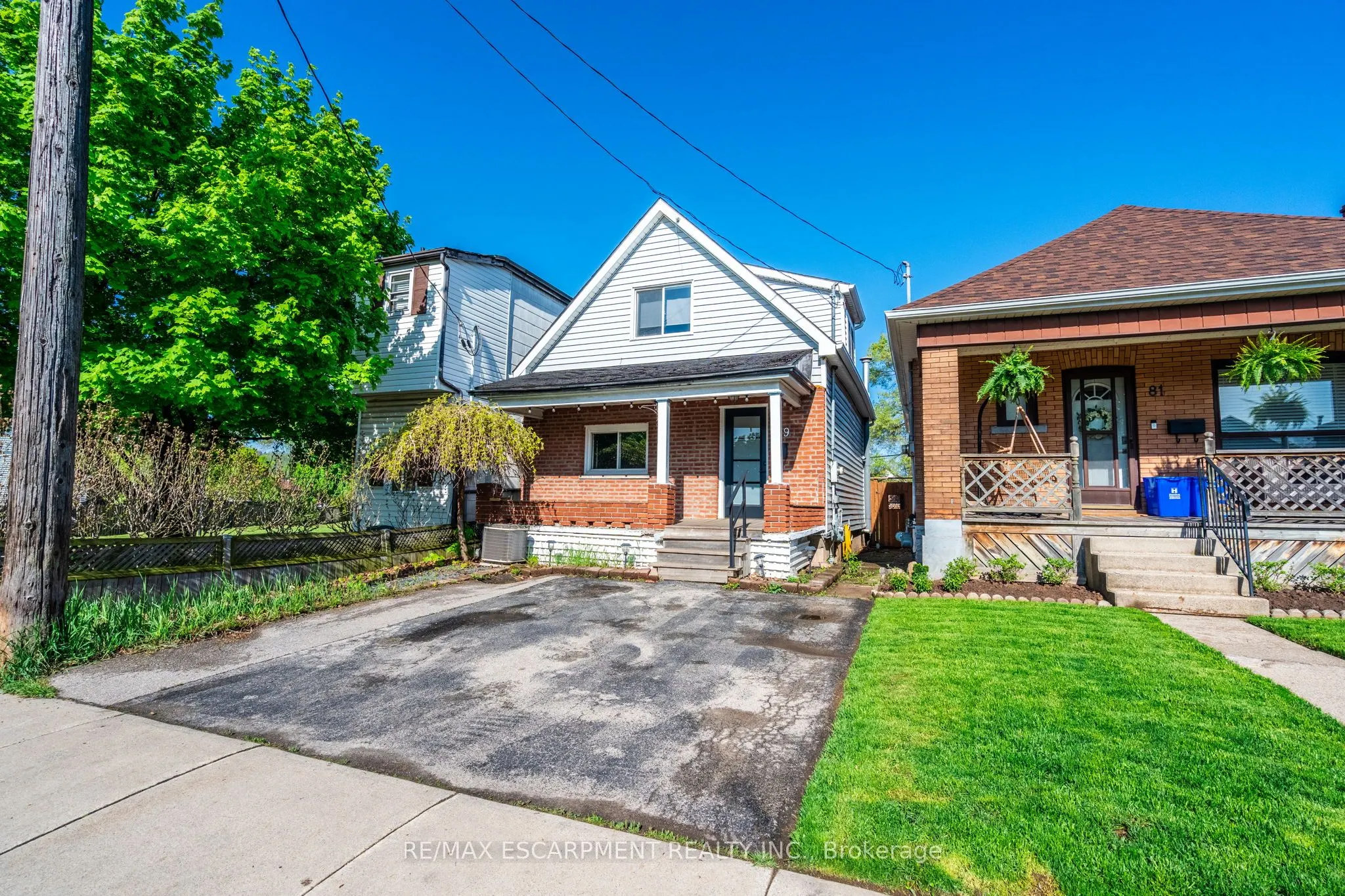 79 Graham Avenue N