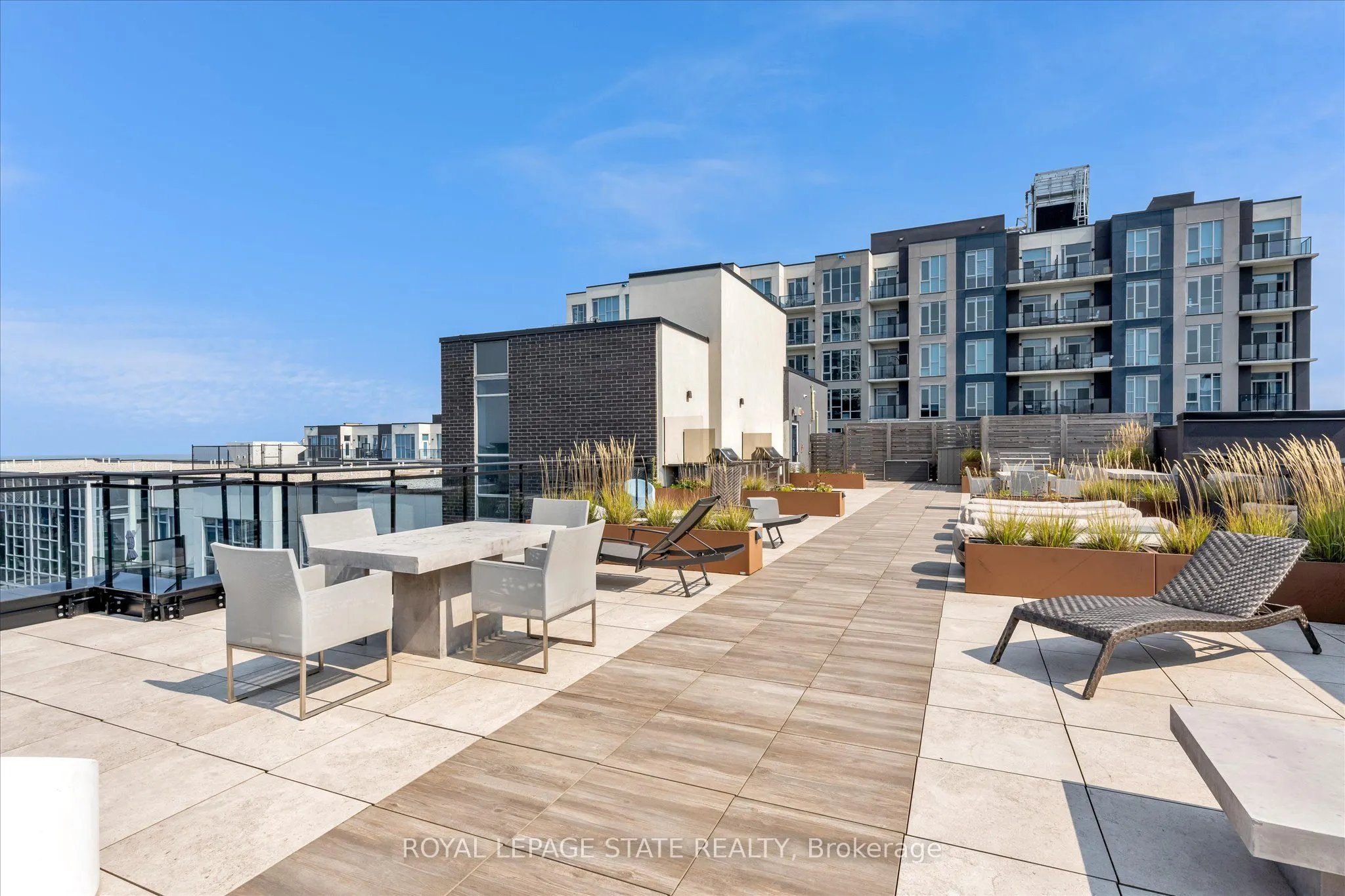 10 Concord Place, #416