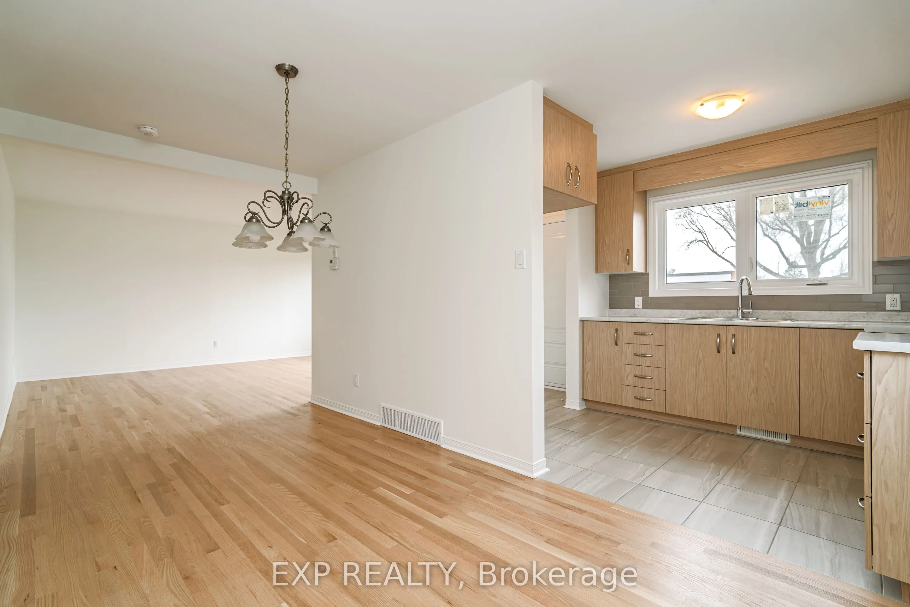 120 Knoxdale Road