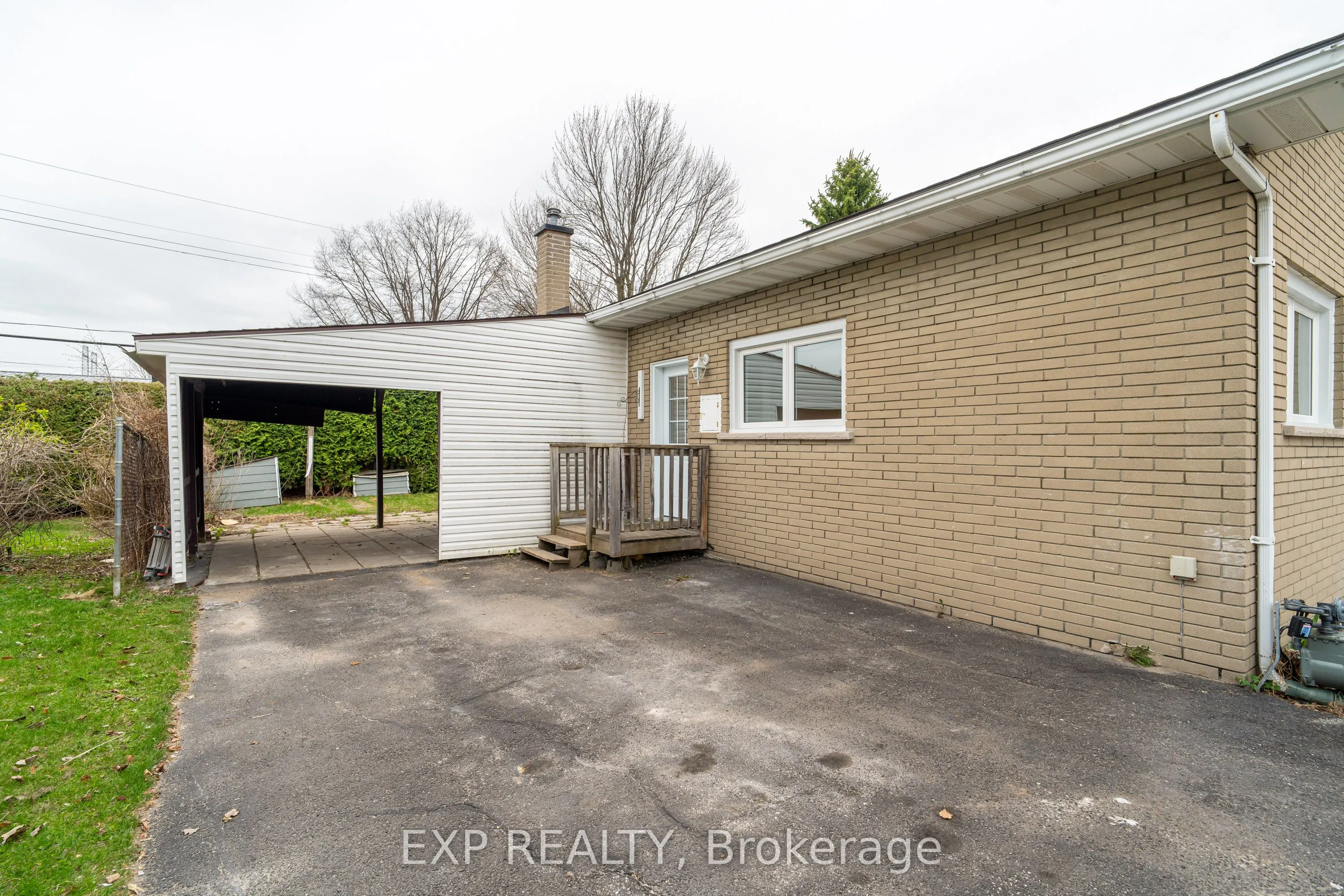 120 Knoxdale Road