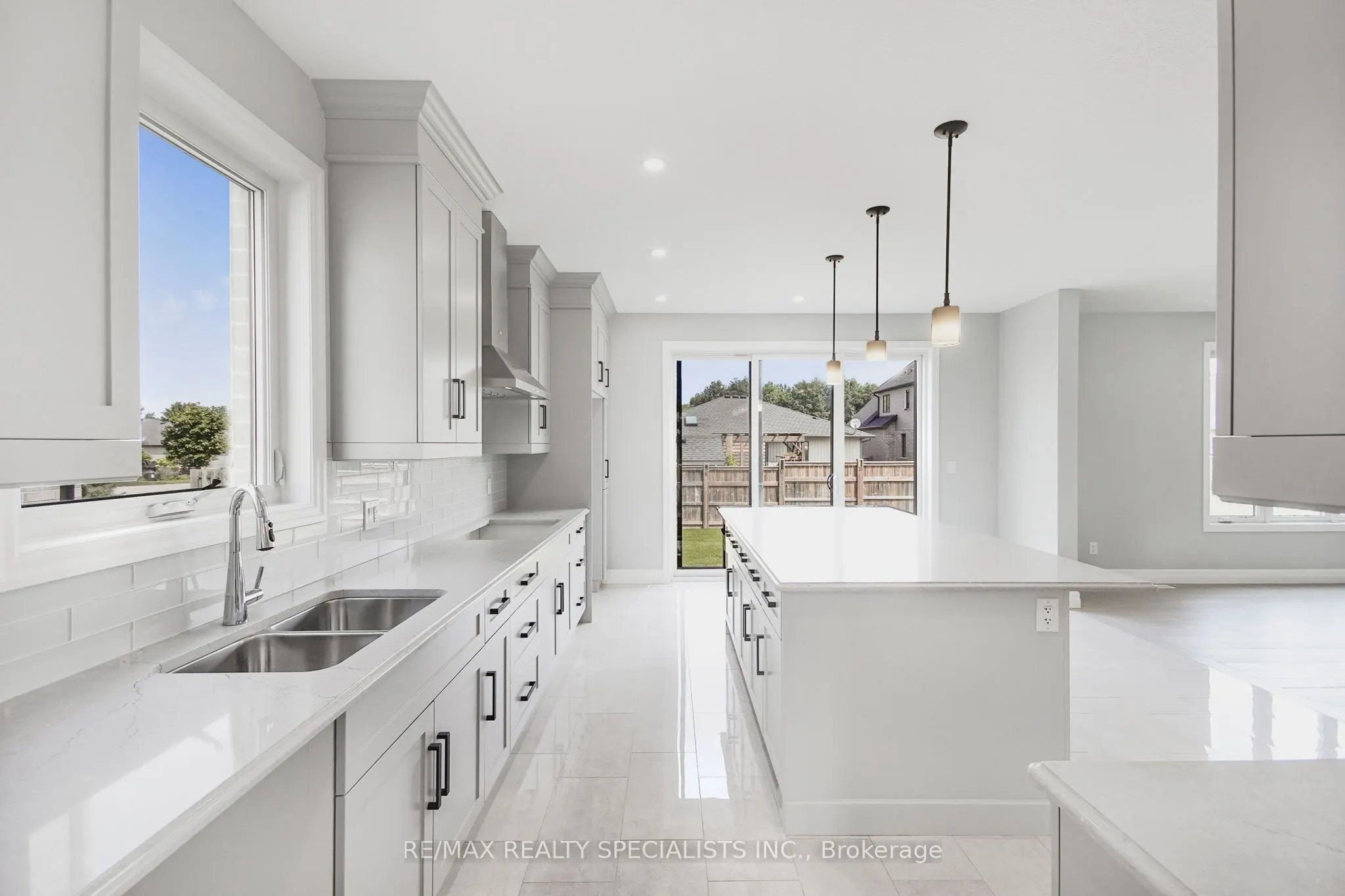 30 Sycamore Drive N