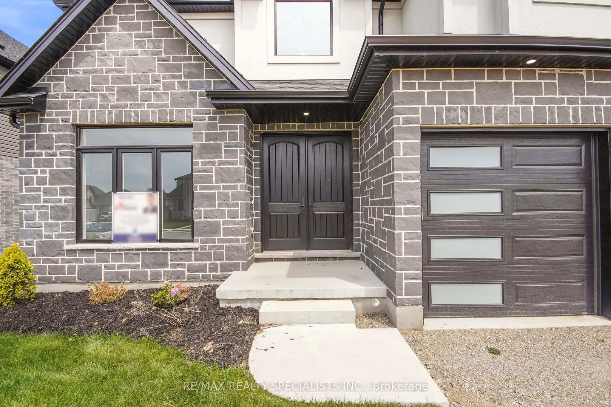 30 Sycamore Drive N