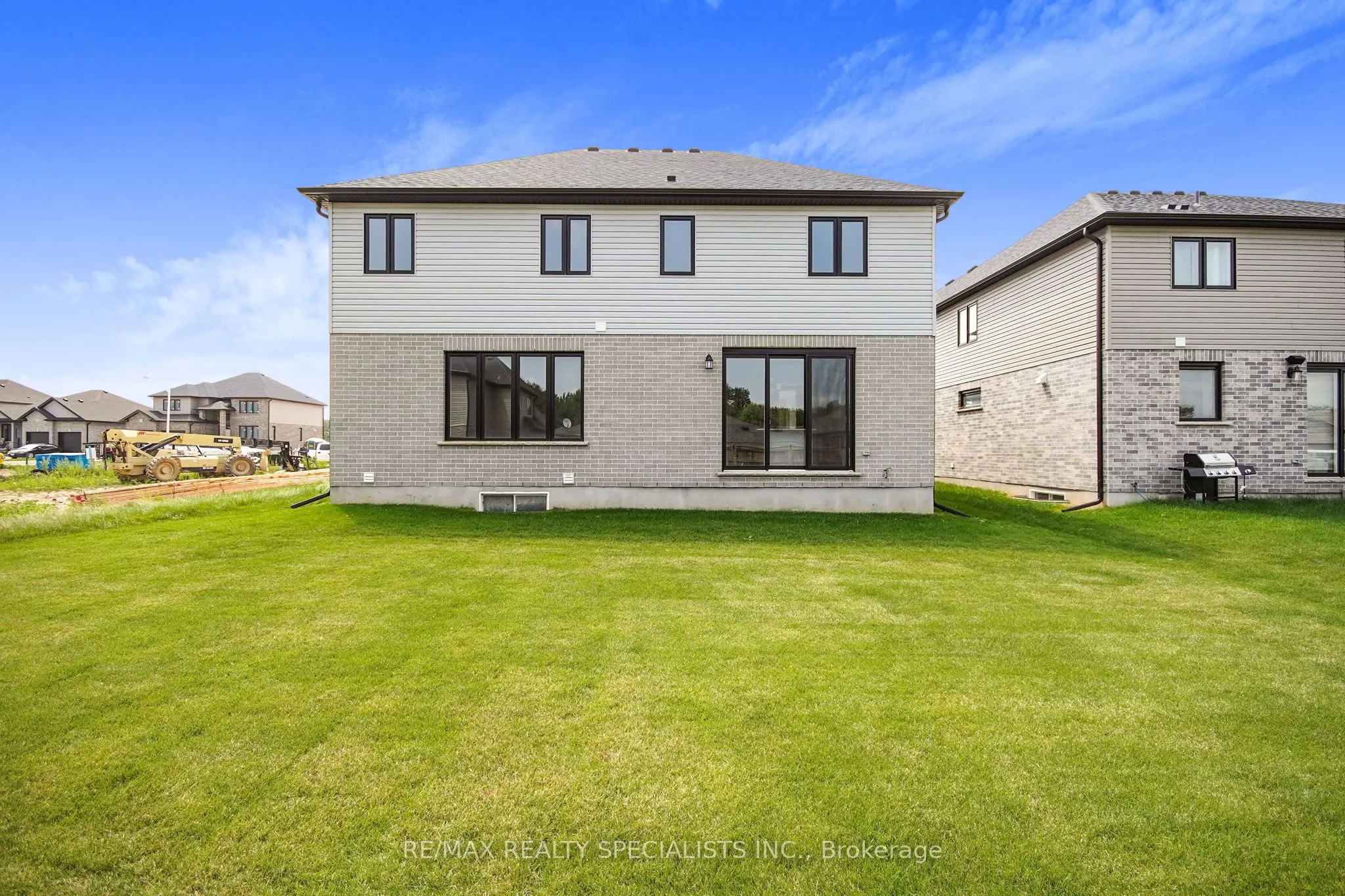 30 Sycamore Drive N