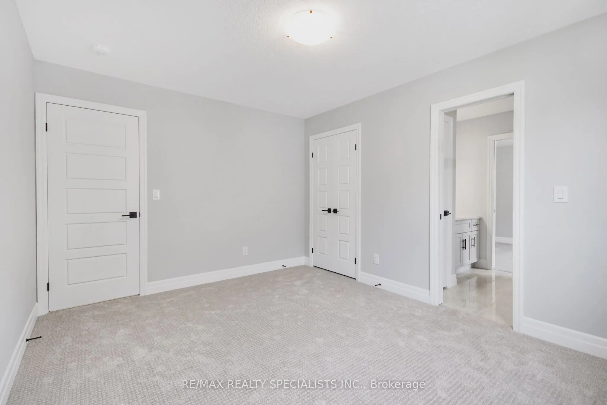 30 Sycamore Drive N