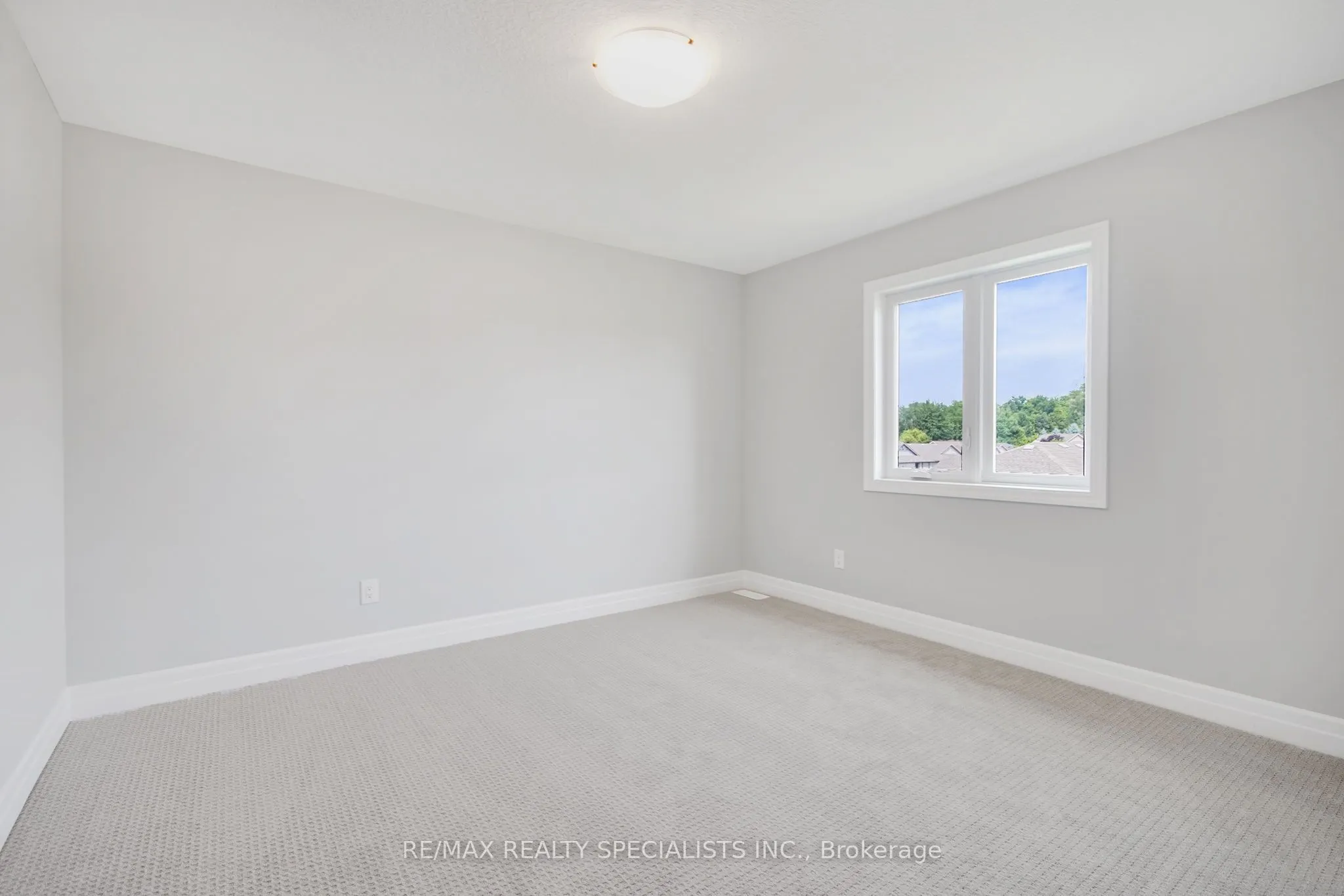 30 Sycamore Drive N
