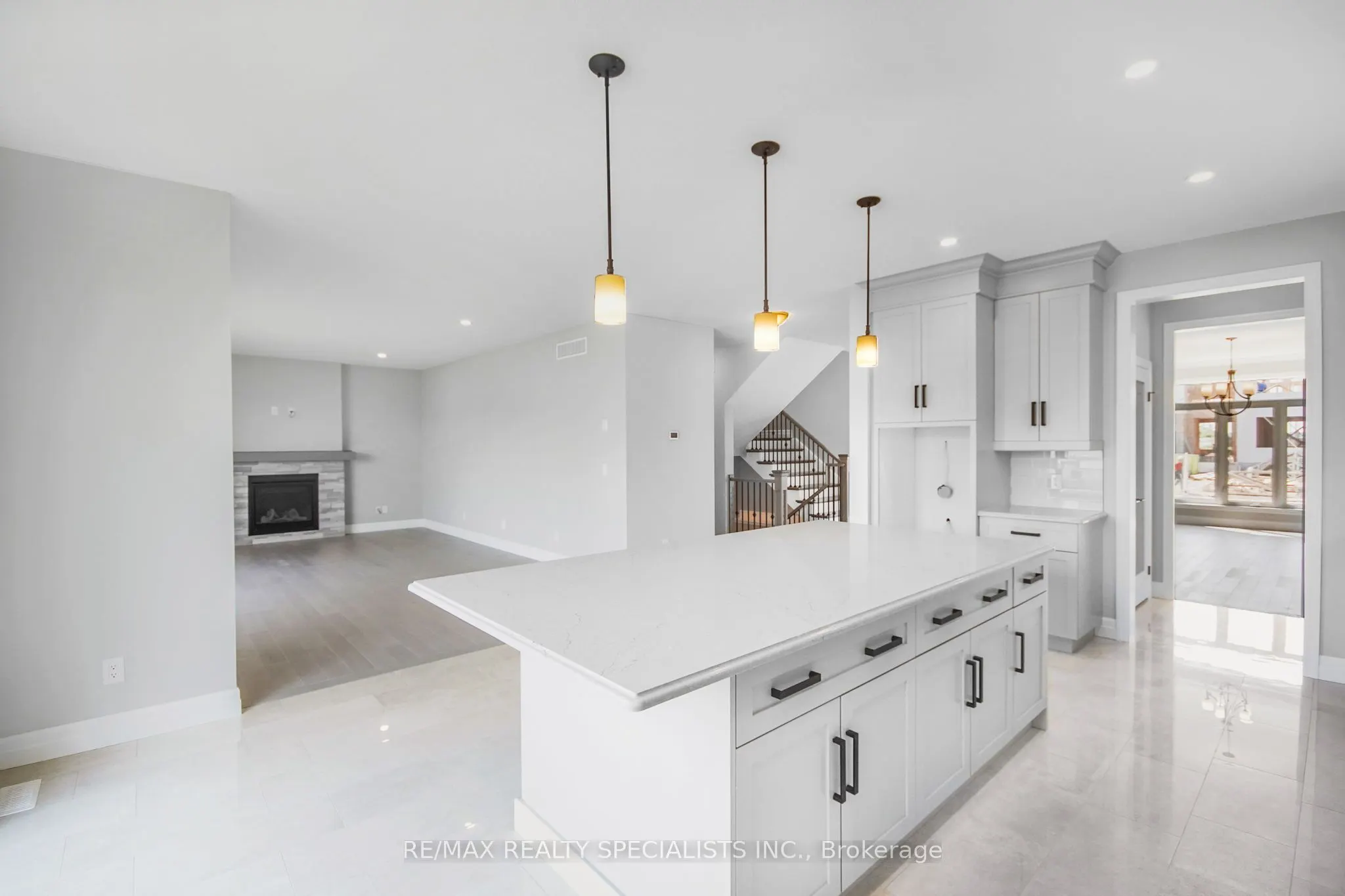 30 Sycamore Drive N