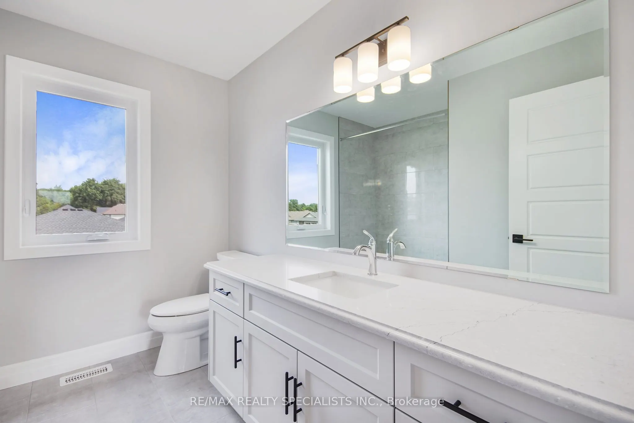 30 Sycamore Drive N