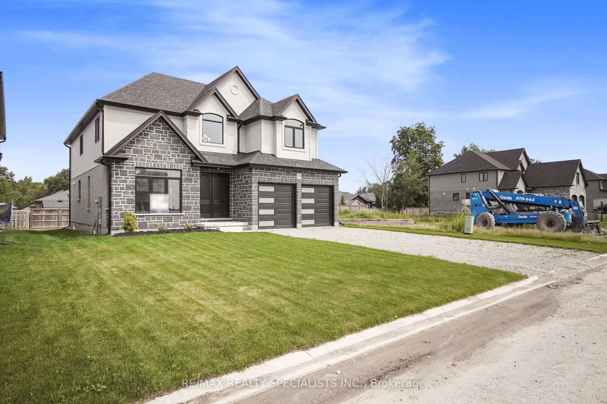 30 Sycamore Drive N