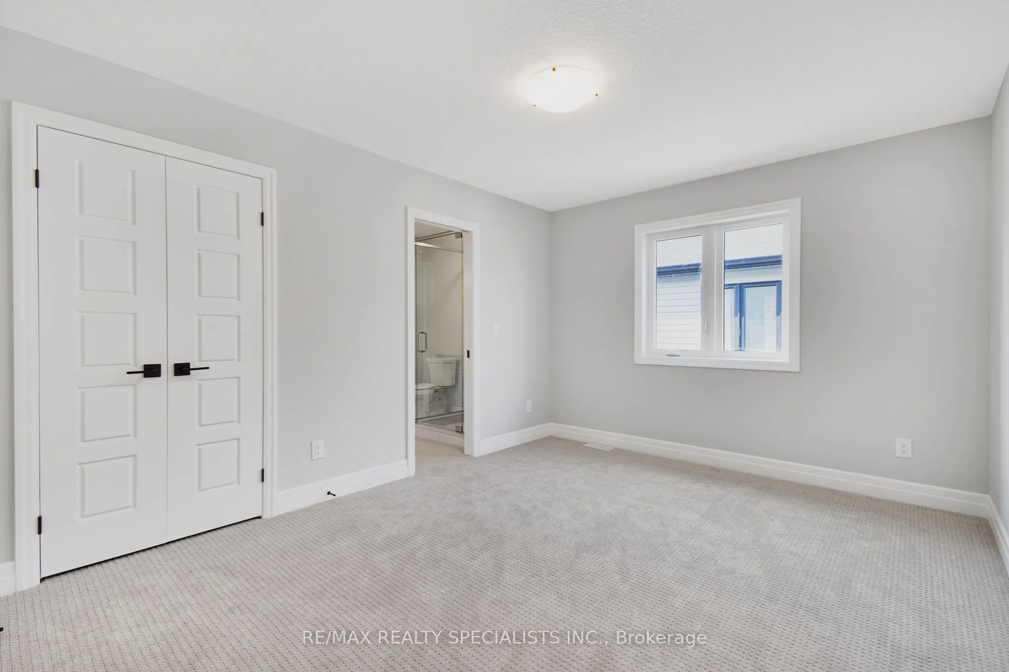 30 Sycamore Drive N