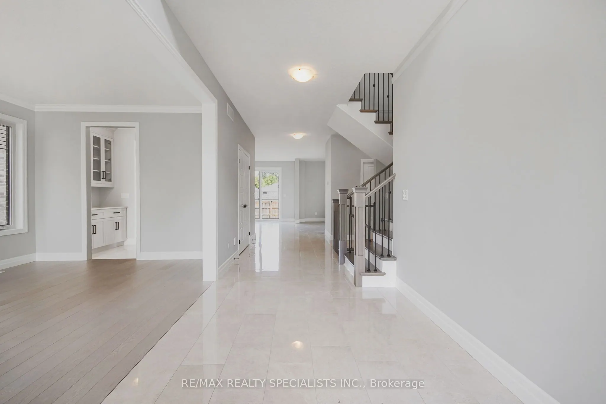 30 Sycamore Drive N