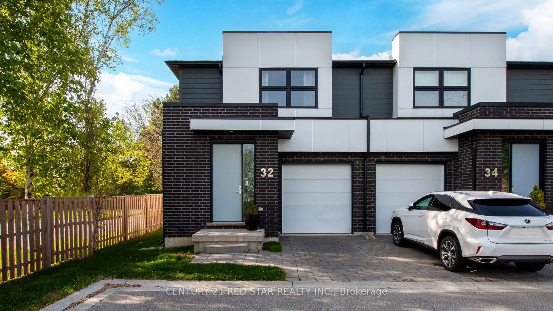499 Sophia Crescent #32