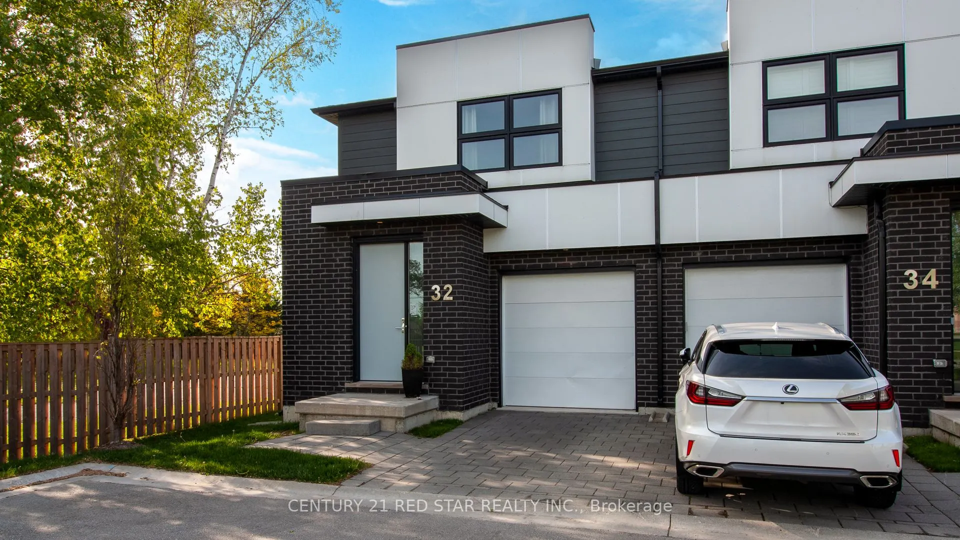 499 Sophia Crescent #32