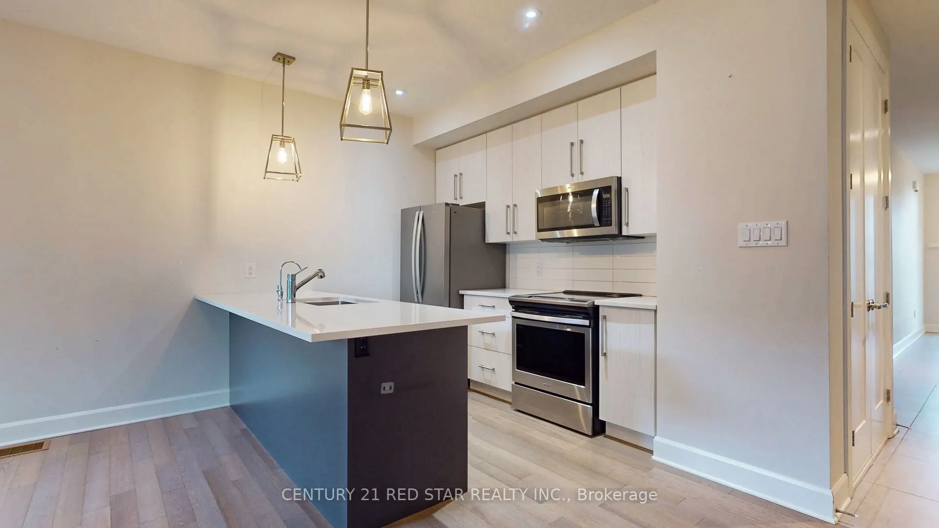 499 Sophia Crescent #32