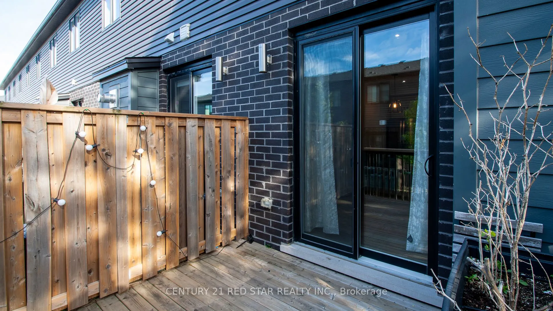 499 Sophia Crescent #32