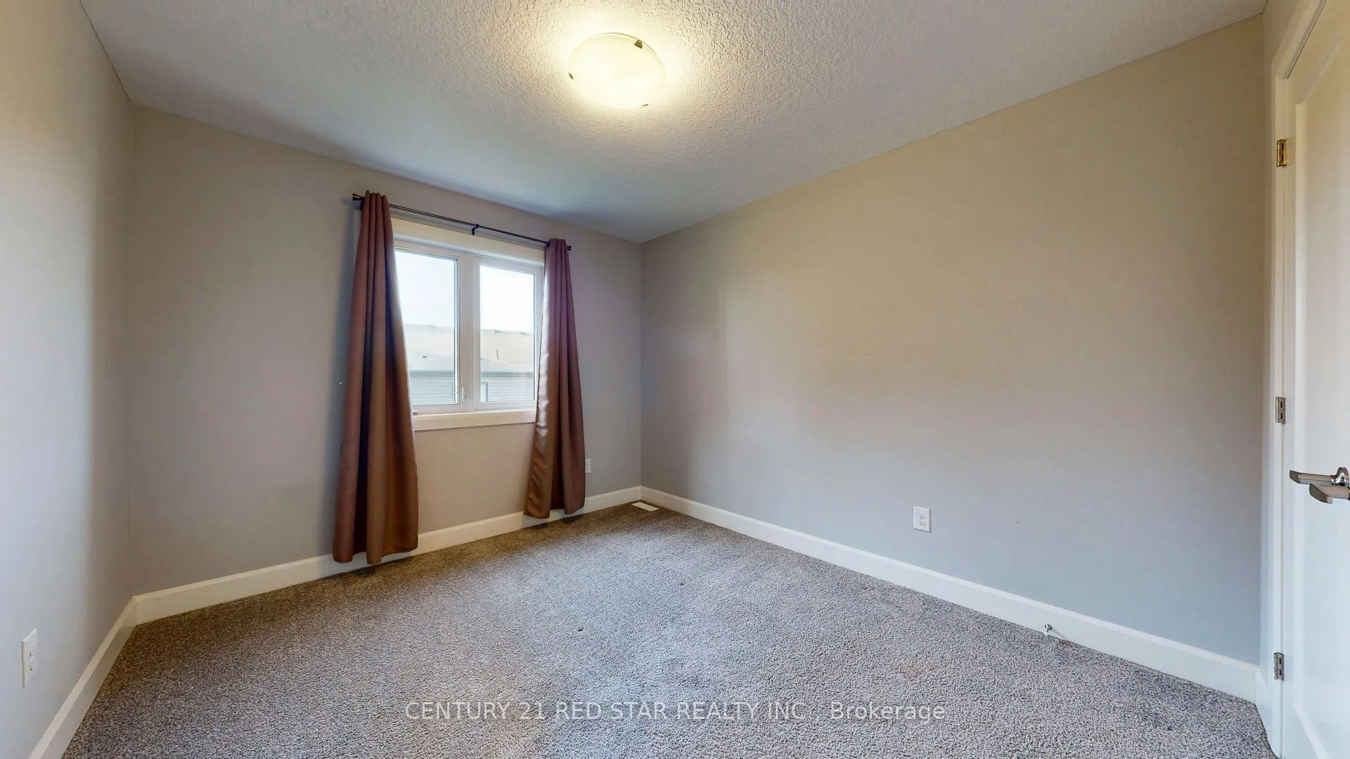 499 Sophia Crescent #32
