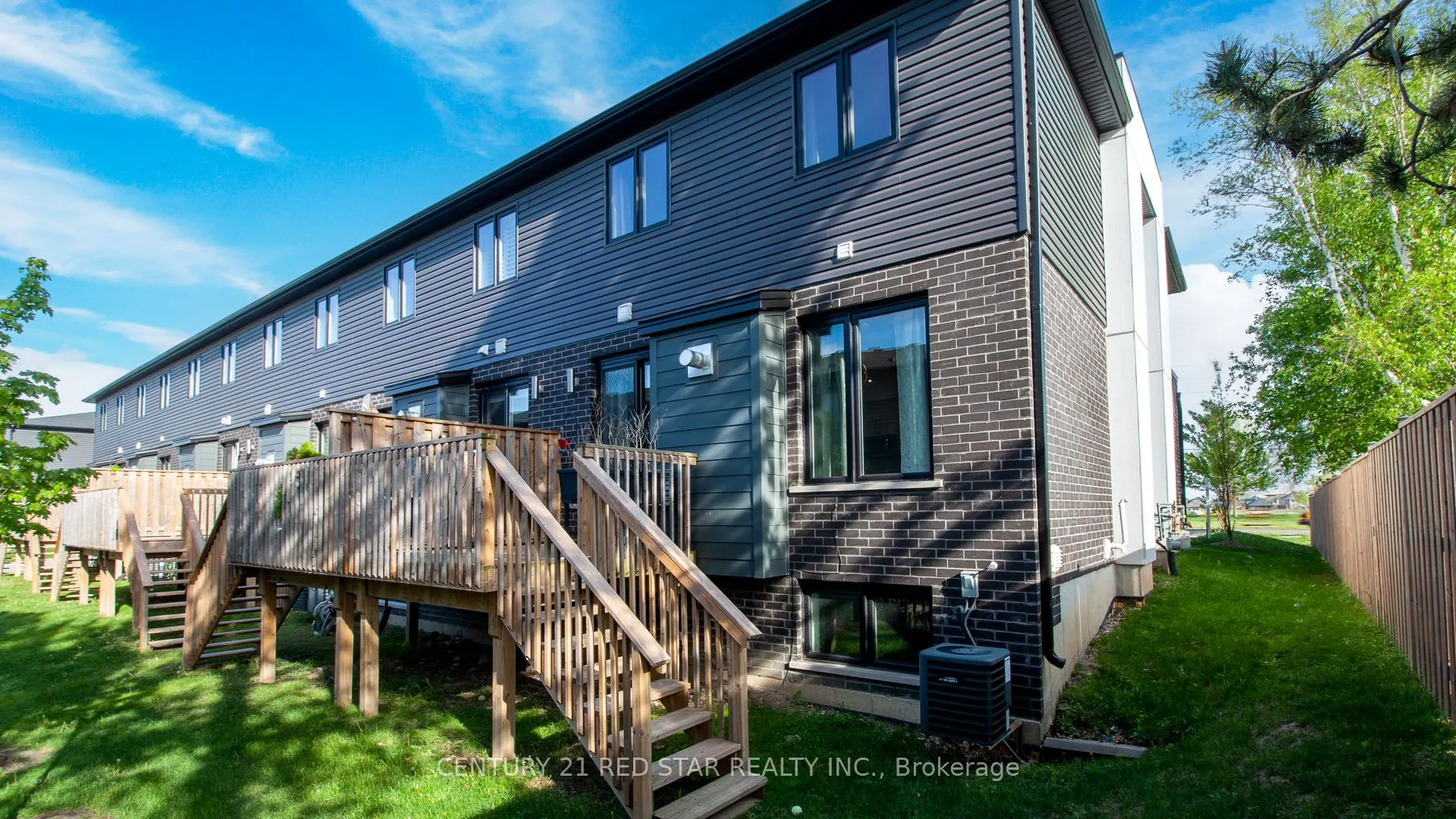 499 Sophia Crescent #32