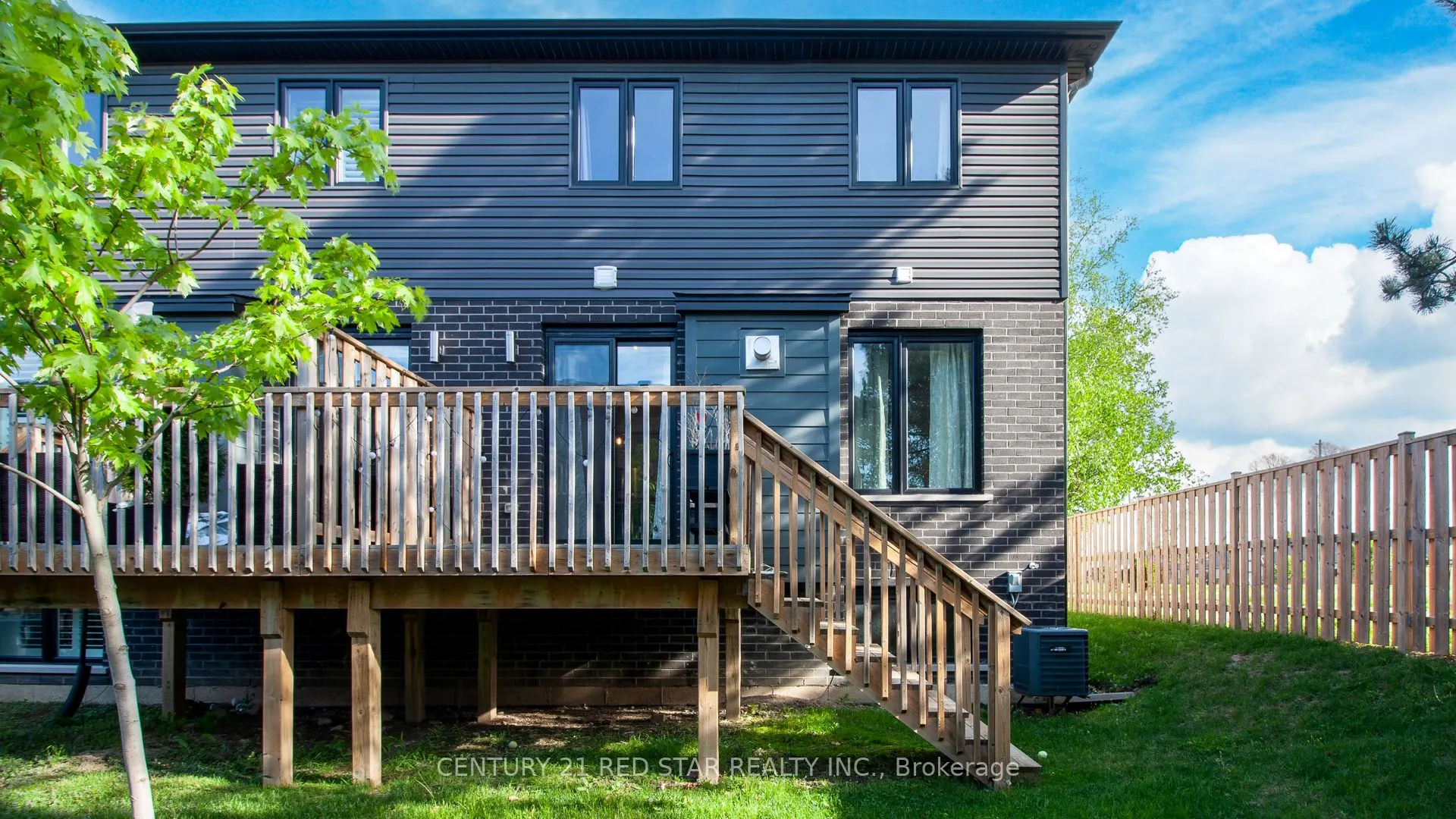 499 Sophia Crescent #32