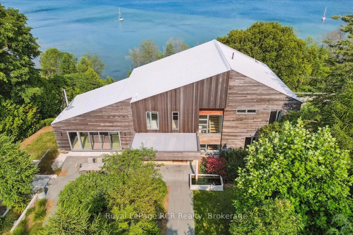 20 Everett Road