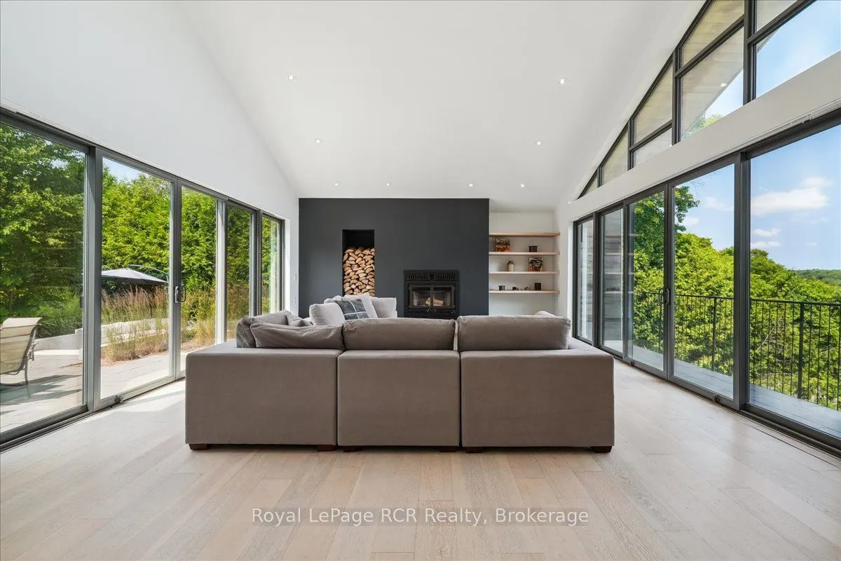 20 Everett Road