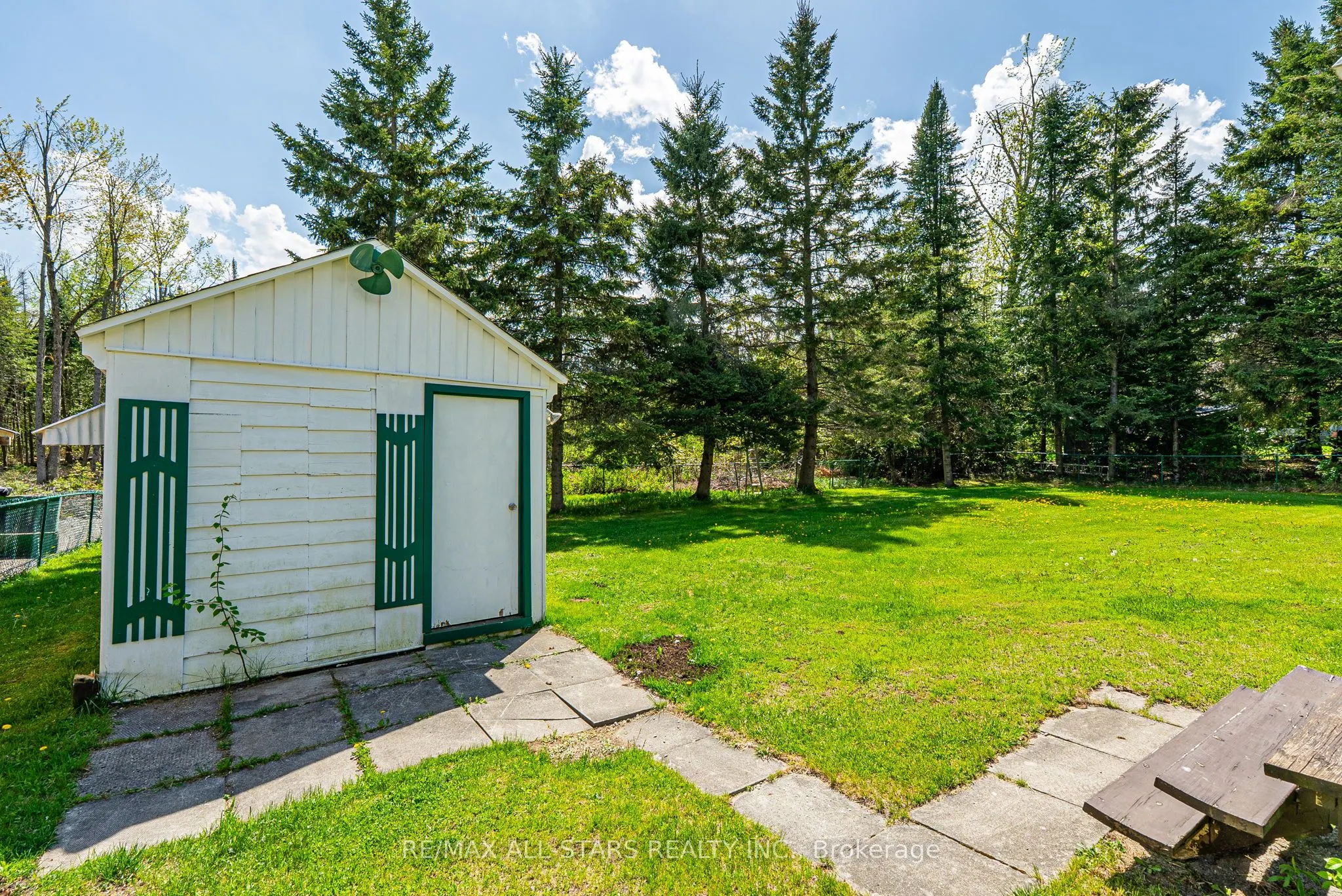 104 Trent Canal Road
