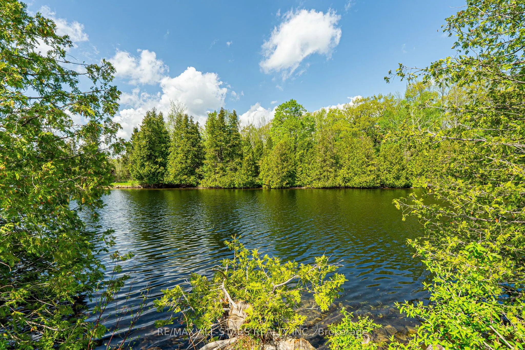 104 Trent Canal Road