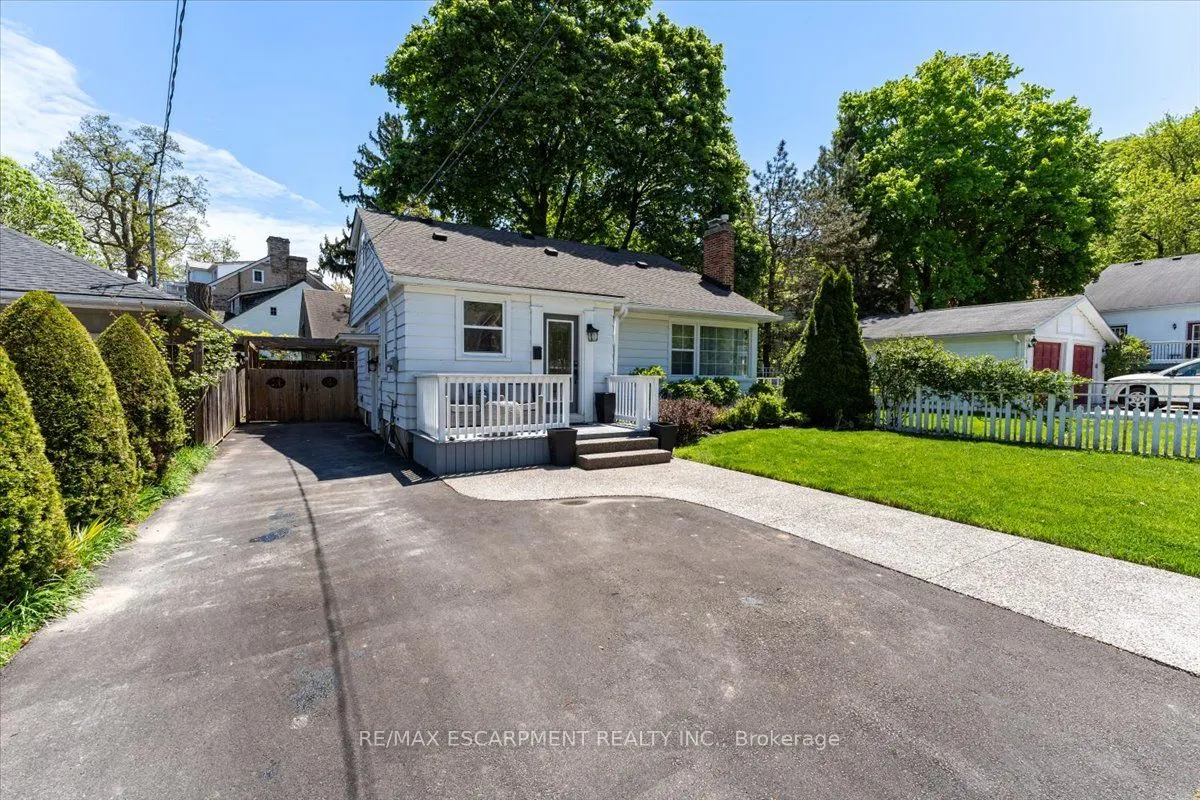 23 NELLES Boulevard