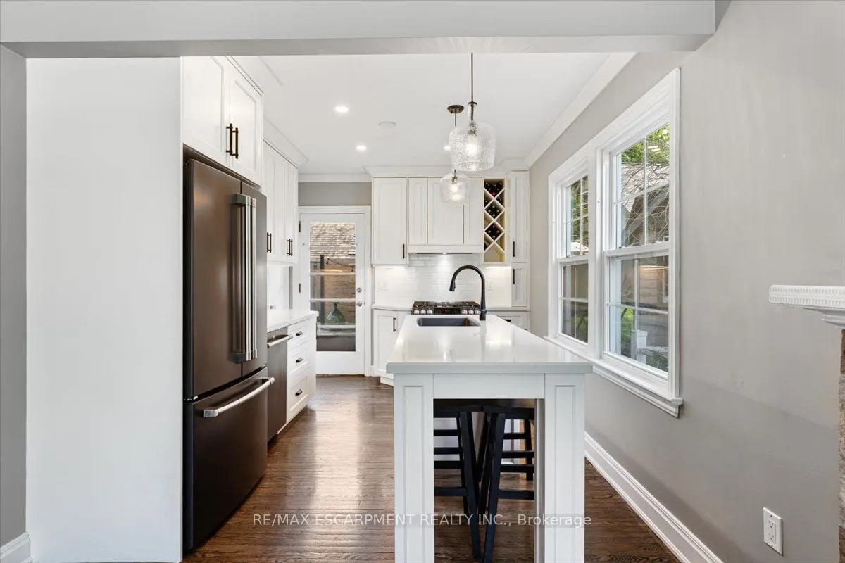 23 NELLES Boulevard
