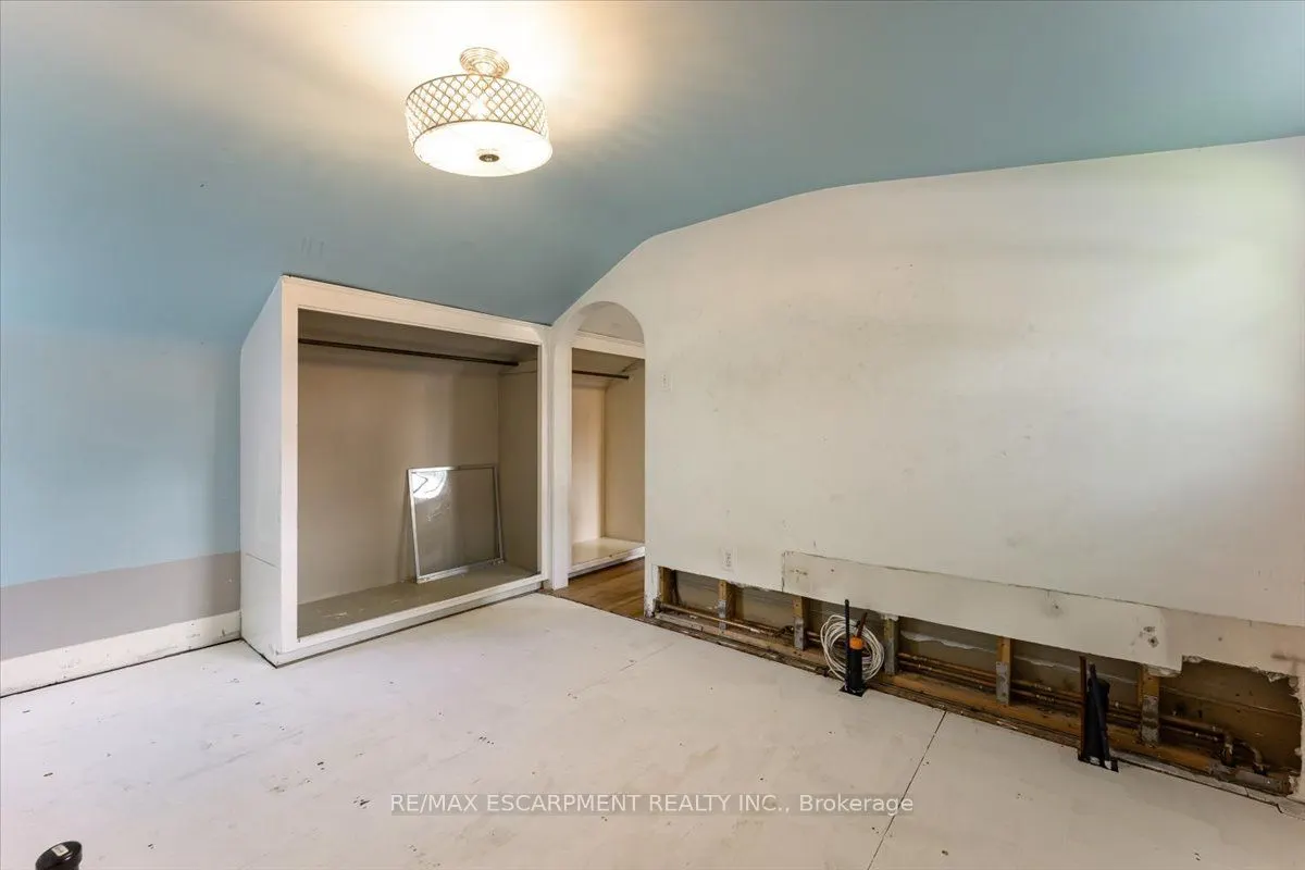 23 NELLES Boulevard