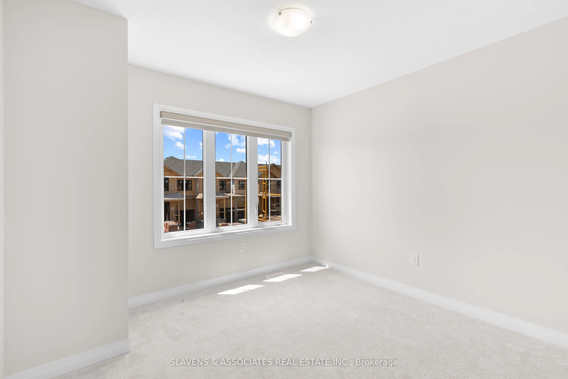 16 Crossmore Crescent