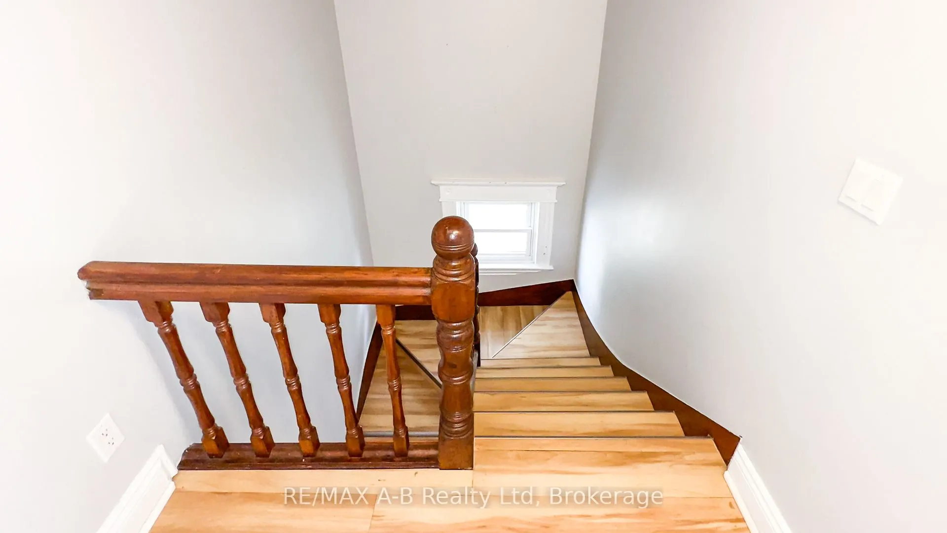 193 Water Street S